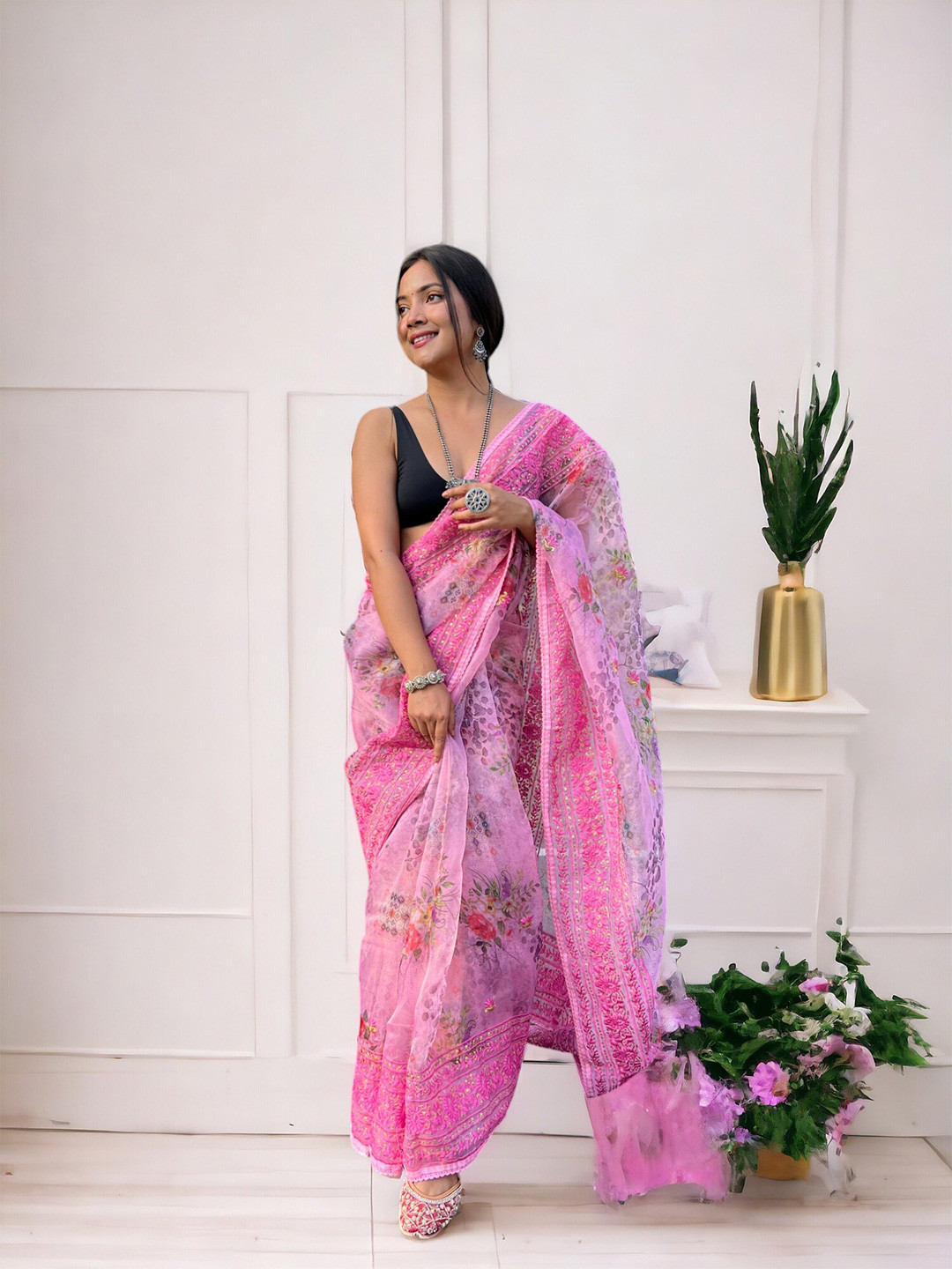 

Vastrasky Global Ethnic Motifs Embroidered Organza Saree, Pink