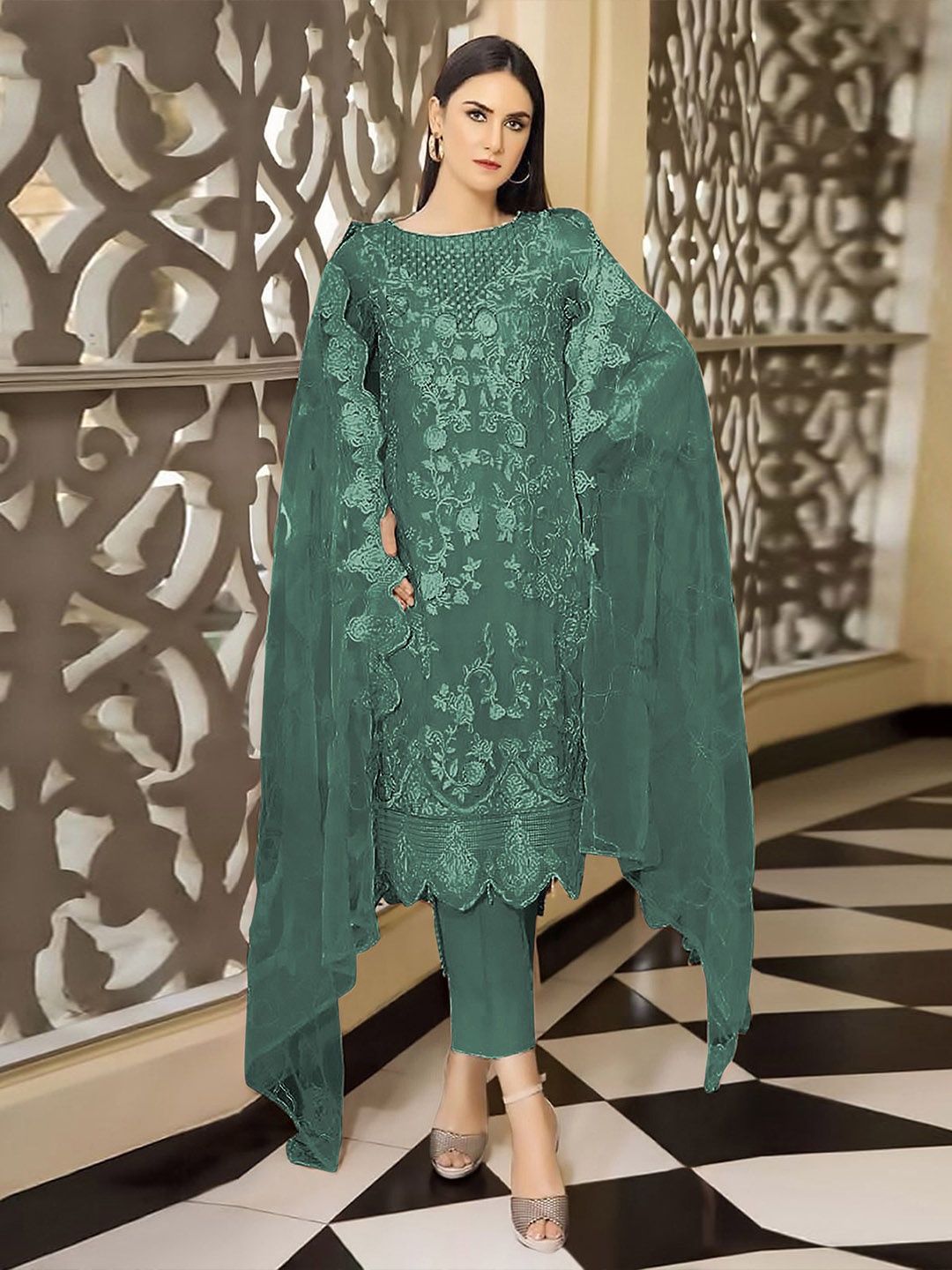 

ODETTE Women Embroidered Regular Thread Work Kurta with Trousers & With Dupatta, Green