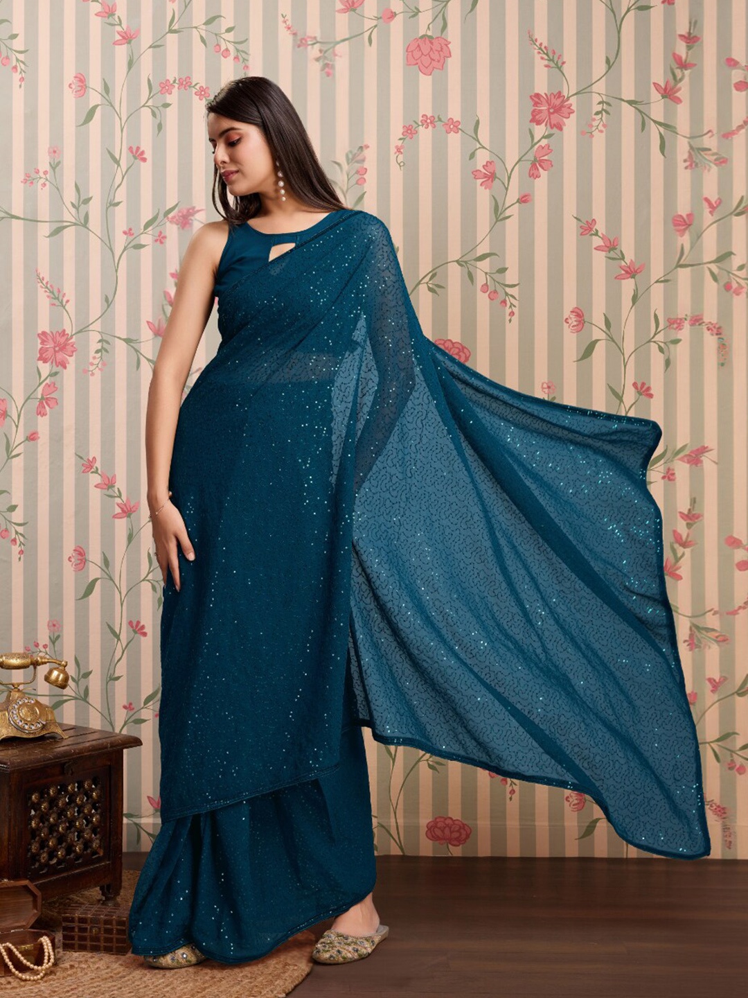 

Ode by House of Pataudi Embellished Sequinned Ready to Wear Saree, Teal