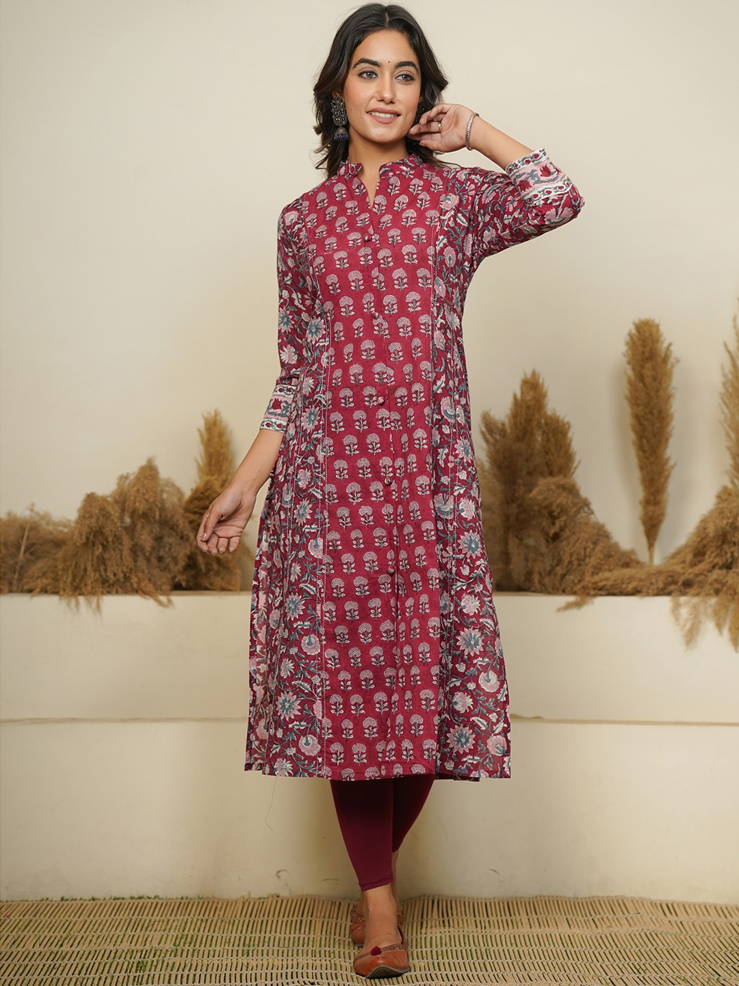 

JAIPURIBANNO Ethnic Motifs Printed Straight Kurta, Maroon