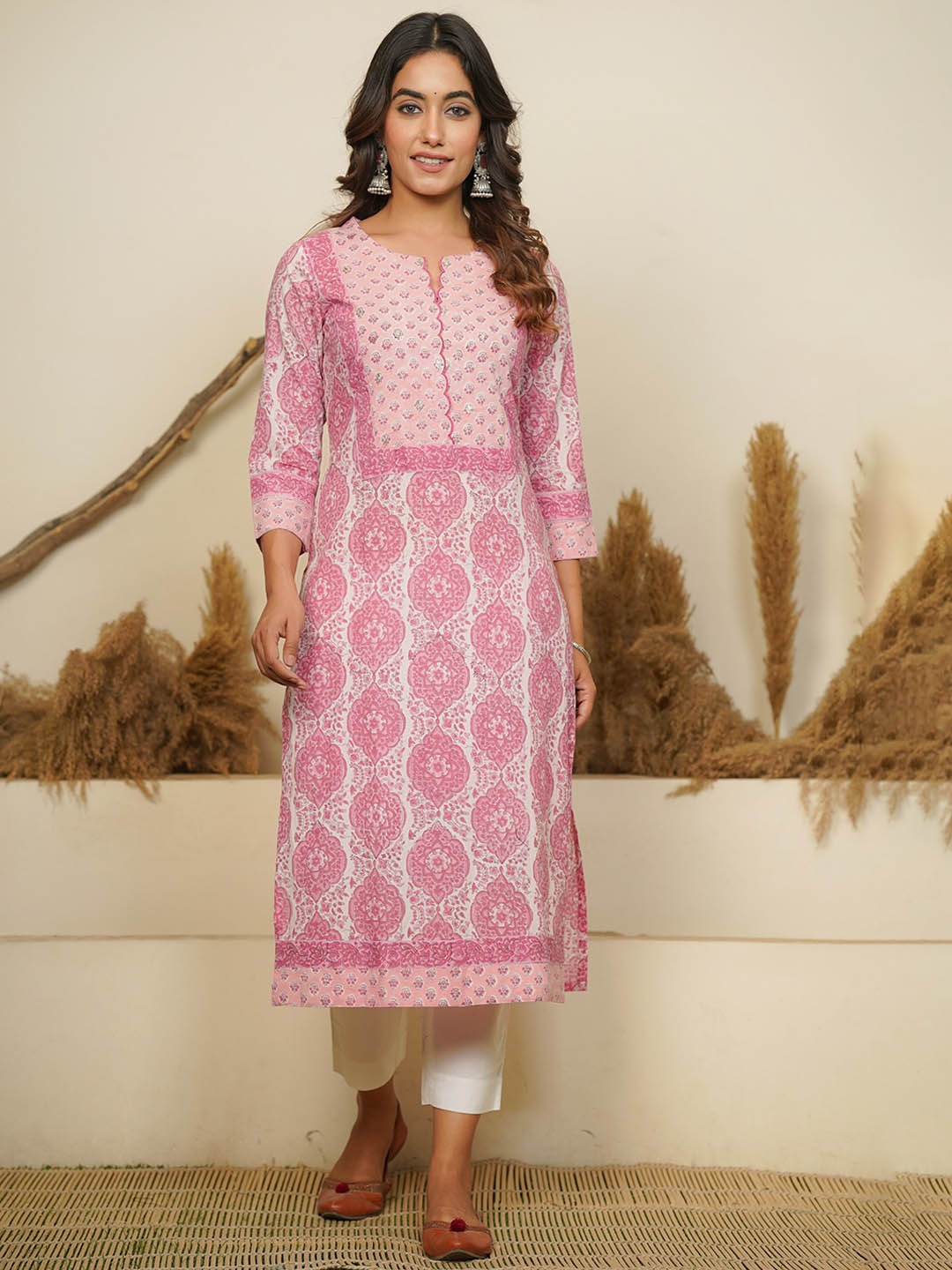 

JAIPURIBANNO Notched Neck Ethnic Motifs Printed Straight Kurta, Pink