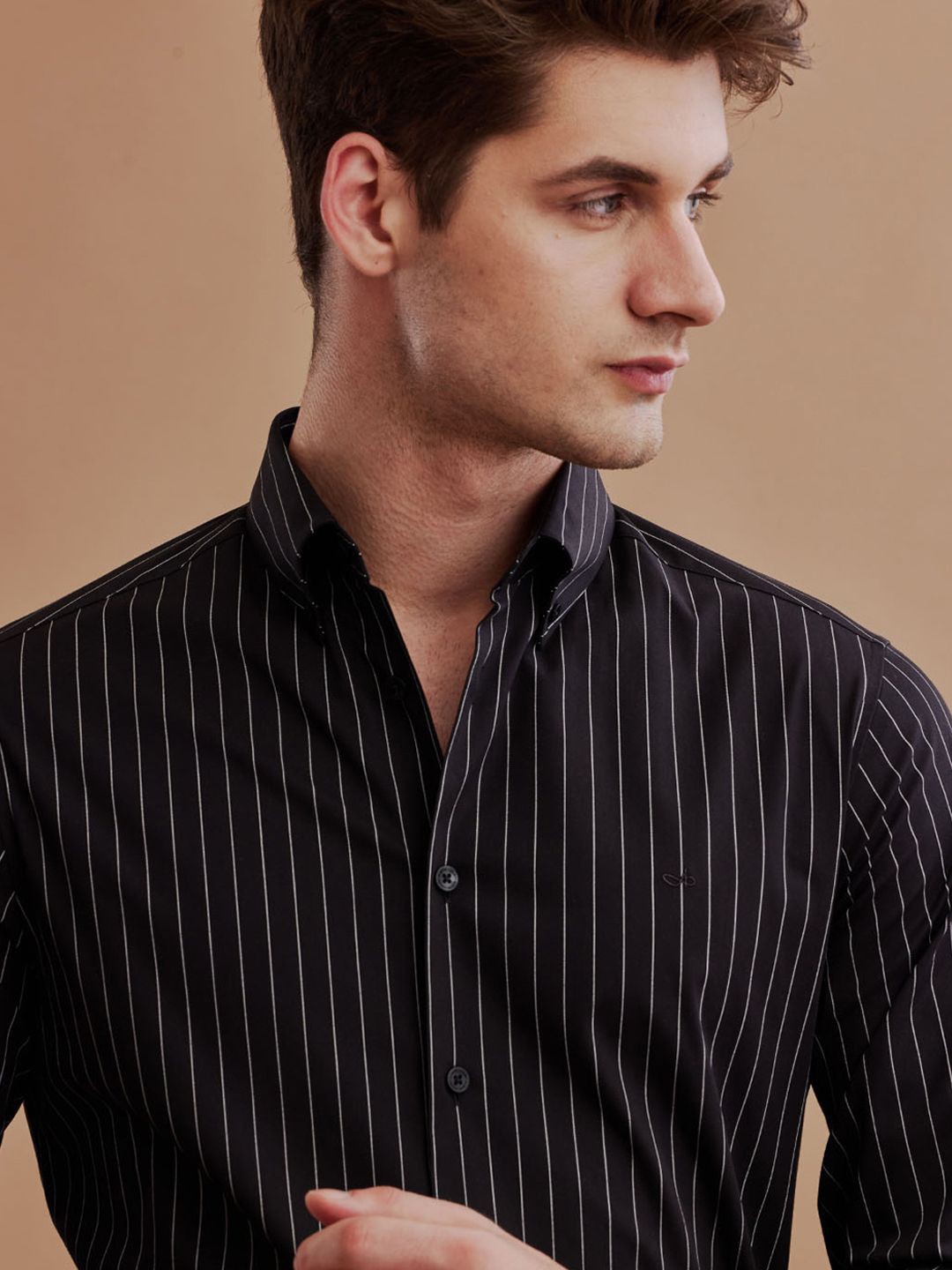 

Aldeno Men Comfort Fit Striped Button-Down Collar Long Sleeves Cotton Casual Shirt, Black