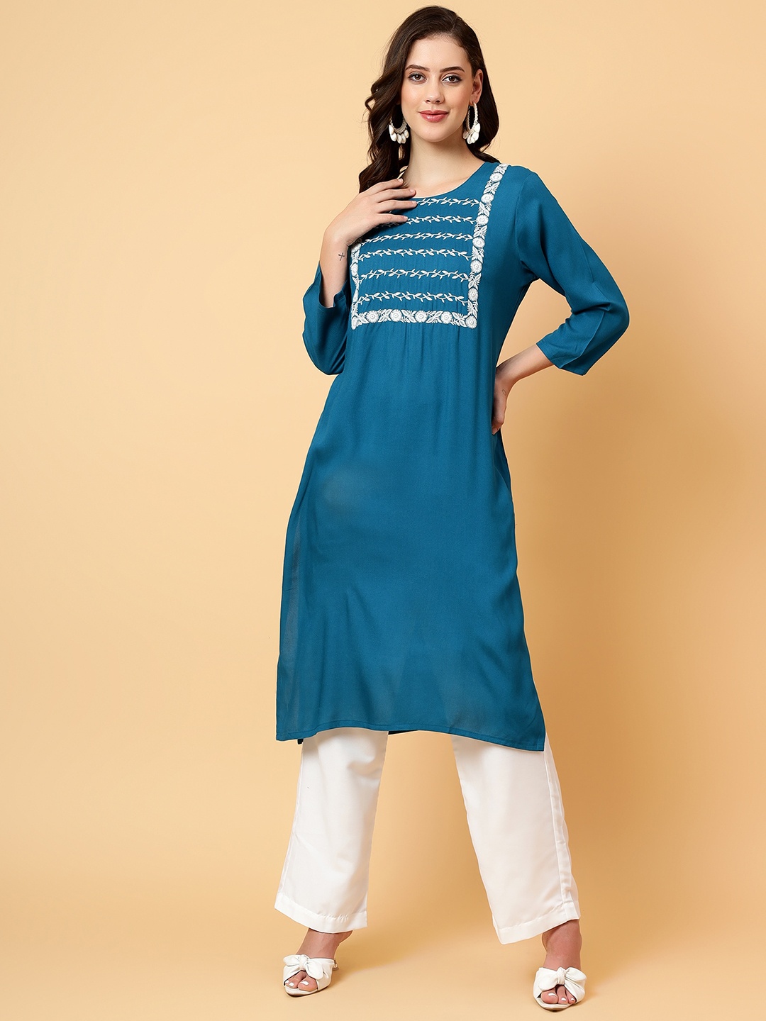 

Bani Women Geometric Yoke Design Round Neck Thread Work Liva Straight Kurta, Teal