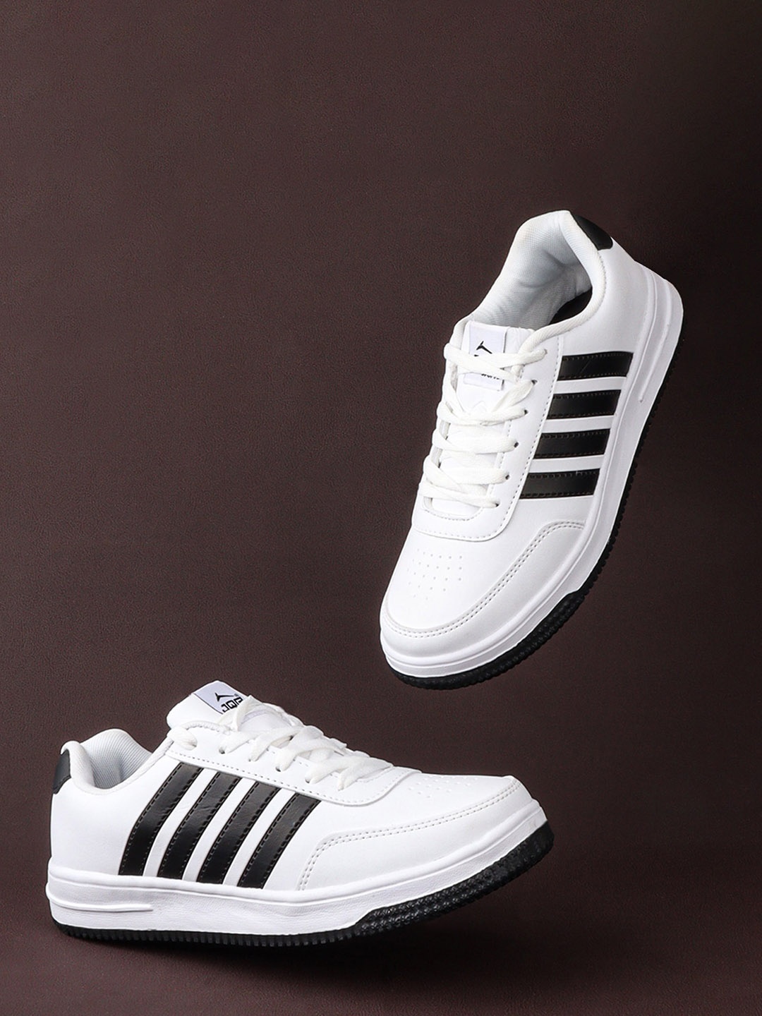 

JQR Men Striped Lightweight Sneakers, White
