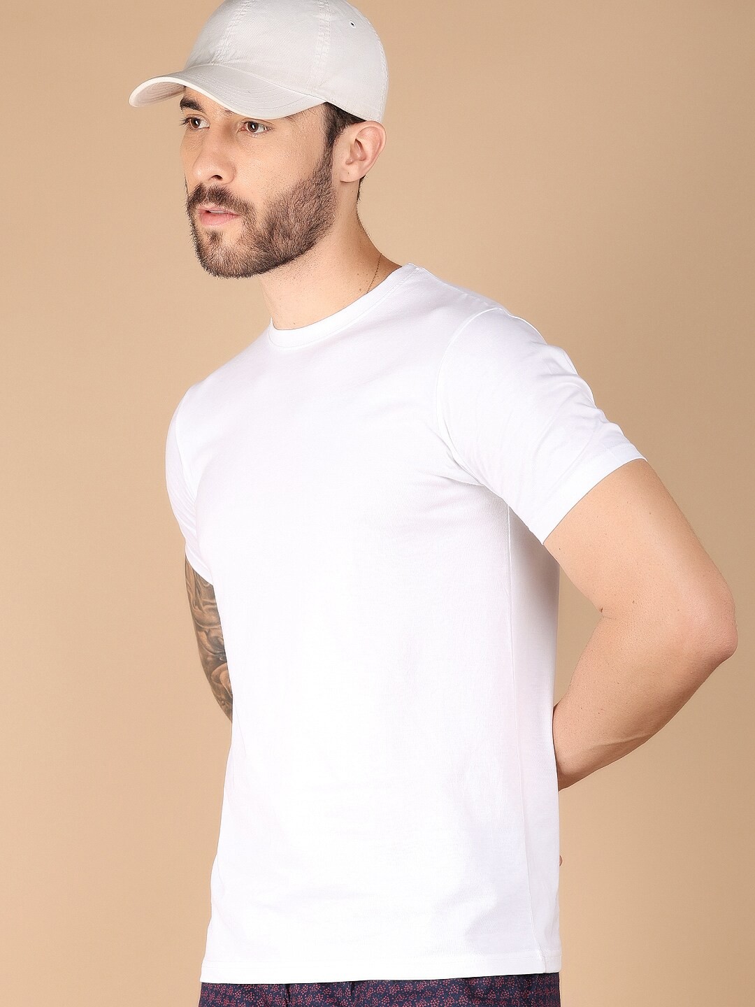 

V-Mart Round Neck Cotton Slim Fit T-shirt, White
