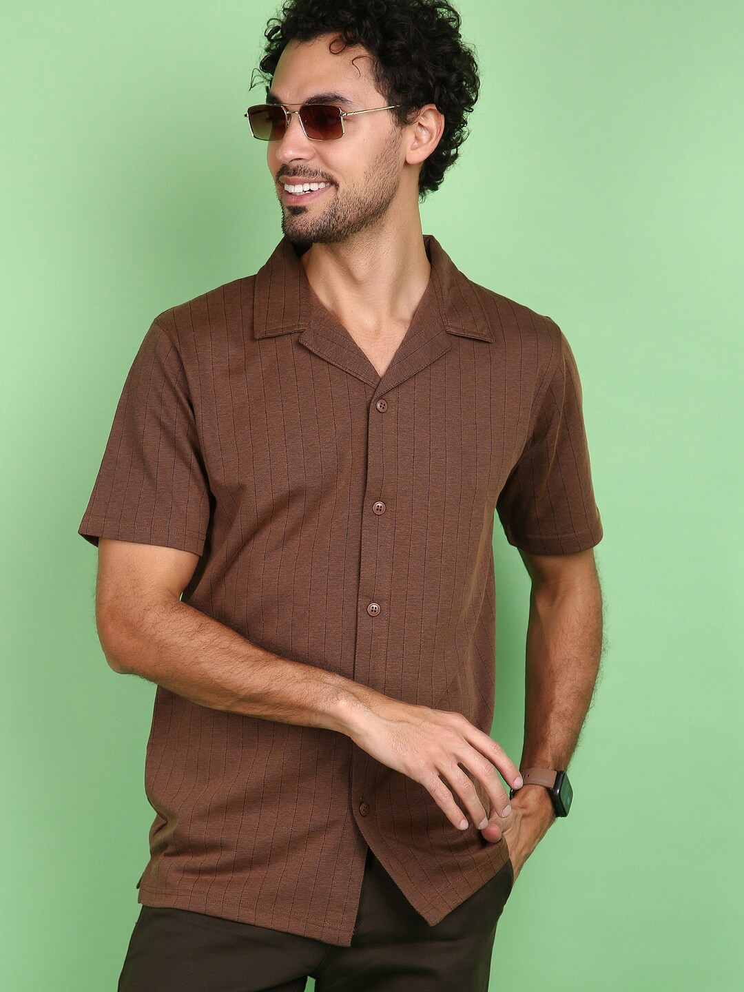 

V-Mart Striped Spread Collar Short Sleeves Casual Shirt, Brown