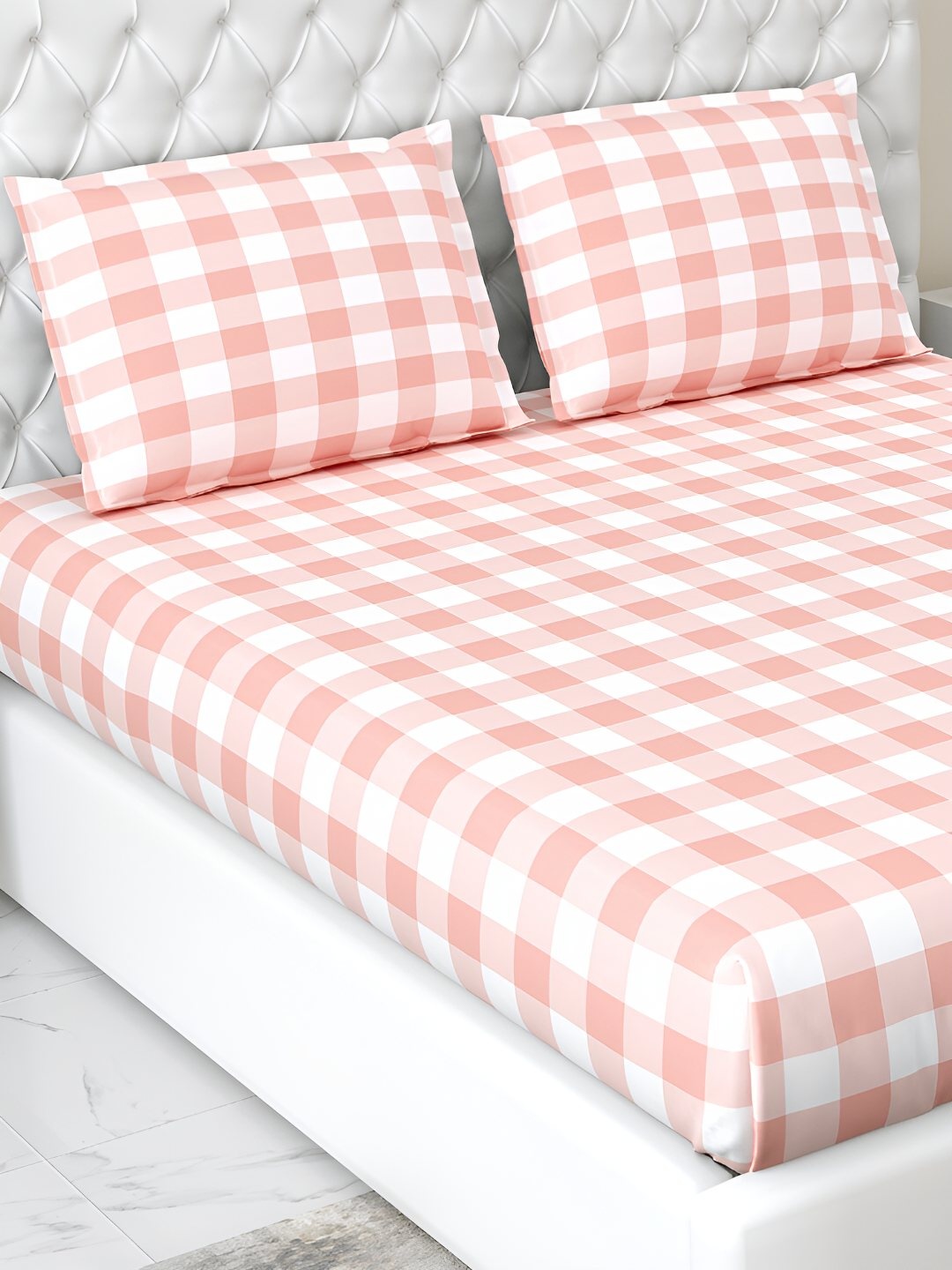 

haus & kinder White Geometric 186 TC Cotton Fitted King Bedsheet with 2 Pillow Covers