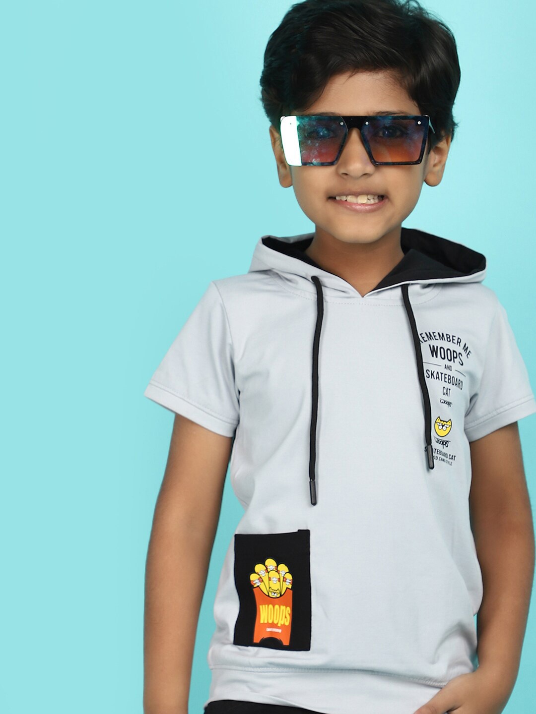 

V-Mart Boys Hooded Cotton T-shirt, Grey