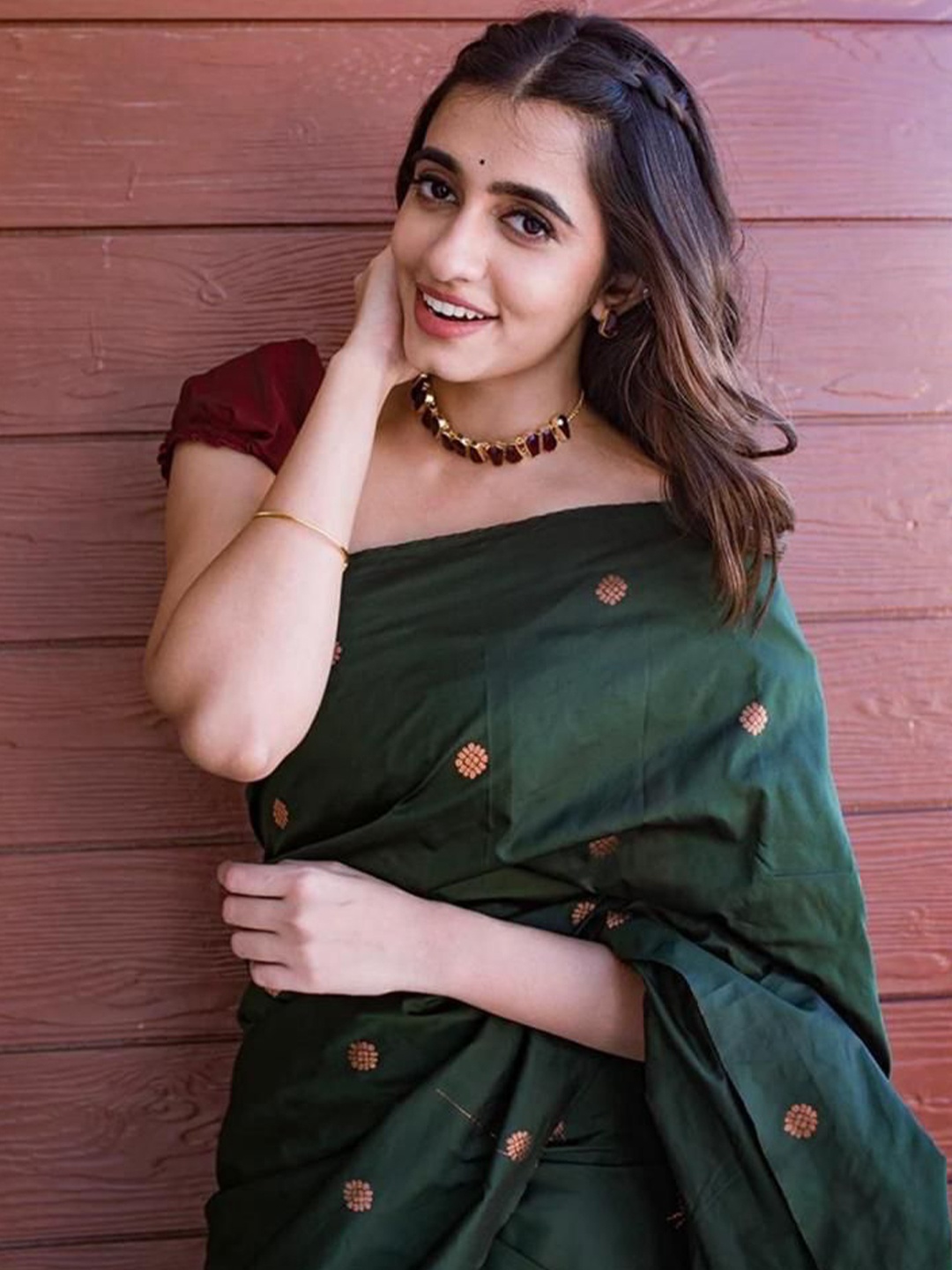 

AADVIKA Woven Design Zari Pure Silk Kanjeevaram Saree, Green