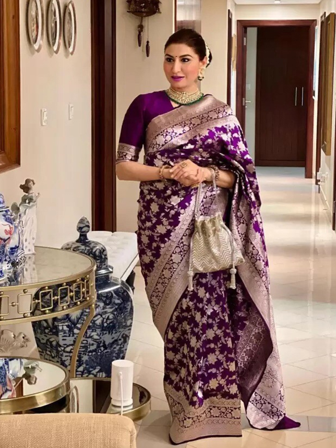 

AADVIKA Floral Zari Pure Silk Banarasi Saree, Purple