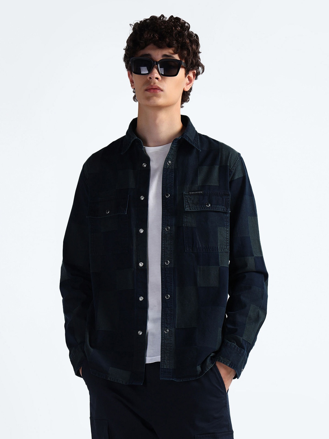 

Flying Machine Checked Spread Collar Regular Fit Chambray Cotton Casual Shirt, Blue