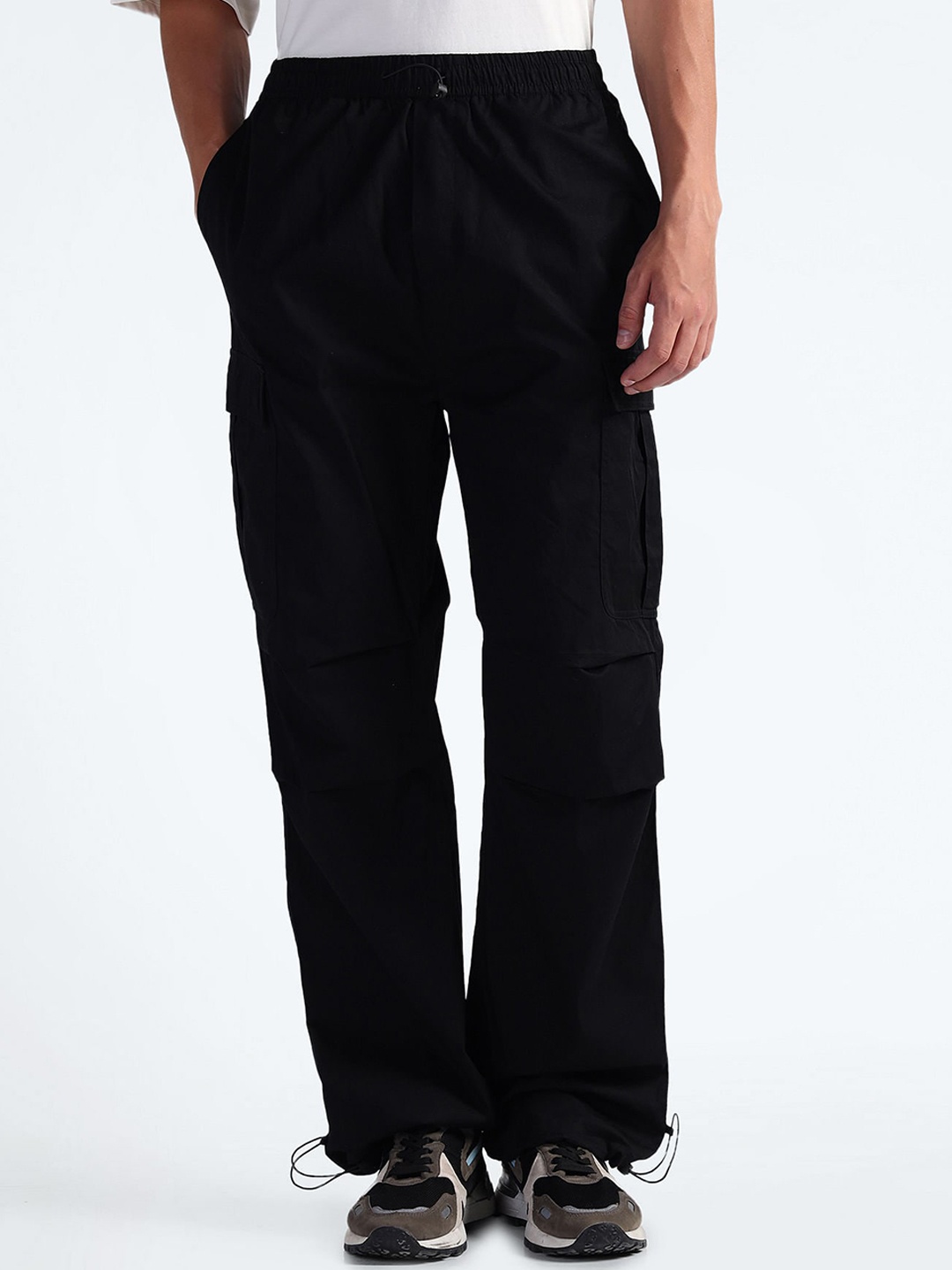 

Flying Machine Men Relaxed Cotton Cargos Trouser, Black