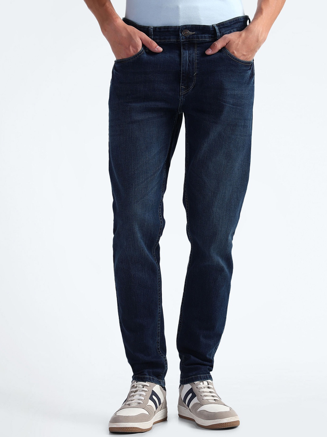 

Flying Machine Men Clean Look Dark Shade Light Fade Tapered Fit Stretchable Cotton Jeans, Blue