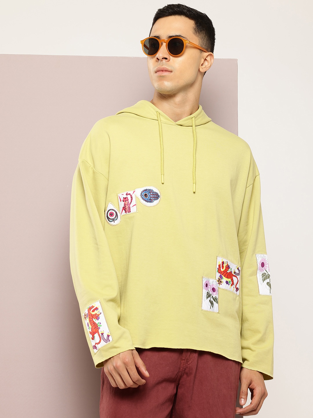 

Kook N Keech Men Printed Hooded Sweatshirt, Yellow