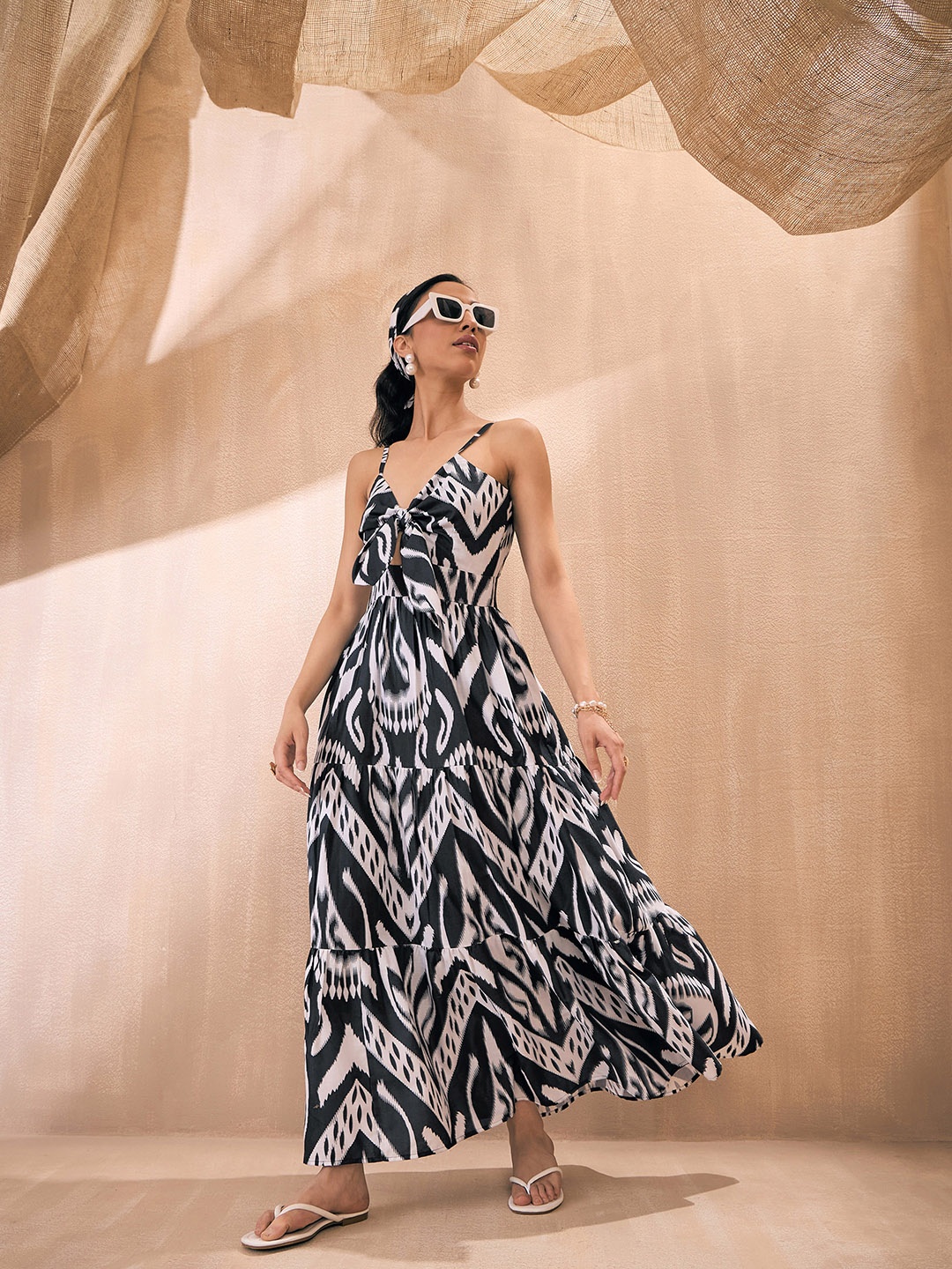 

Pink Paprika by SASSAFRAS Ikat Printed Shoulder Straps Tie-Ups Fit & Flare Maxi Dress, Black