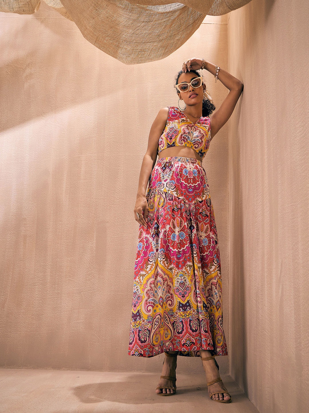 

Pink Paprika by SASSAFRAS Pink Ethnic Motifs Printed V- Neck Crop Top With Flared Skirt