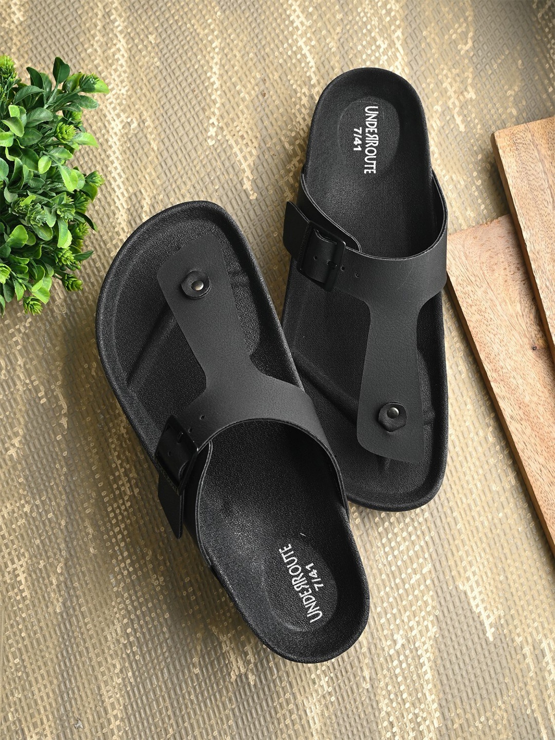 

UNDERROUTE Men Comfort Sandals, Black