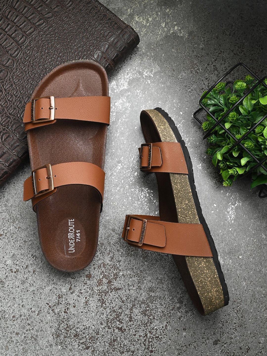 

UNDERROUTE Men Comfort Sandals, Tan