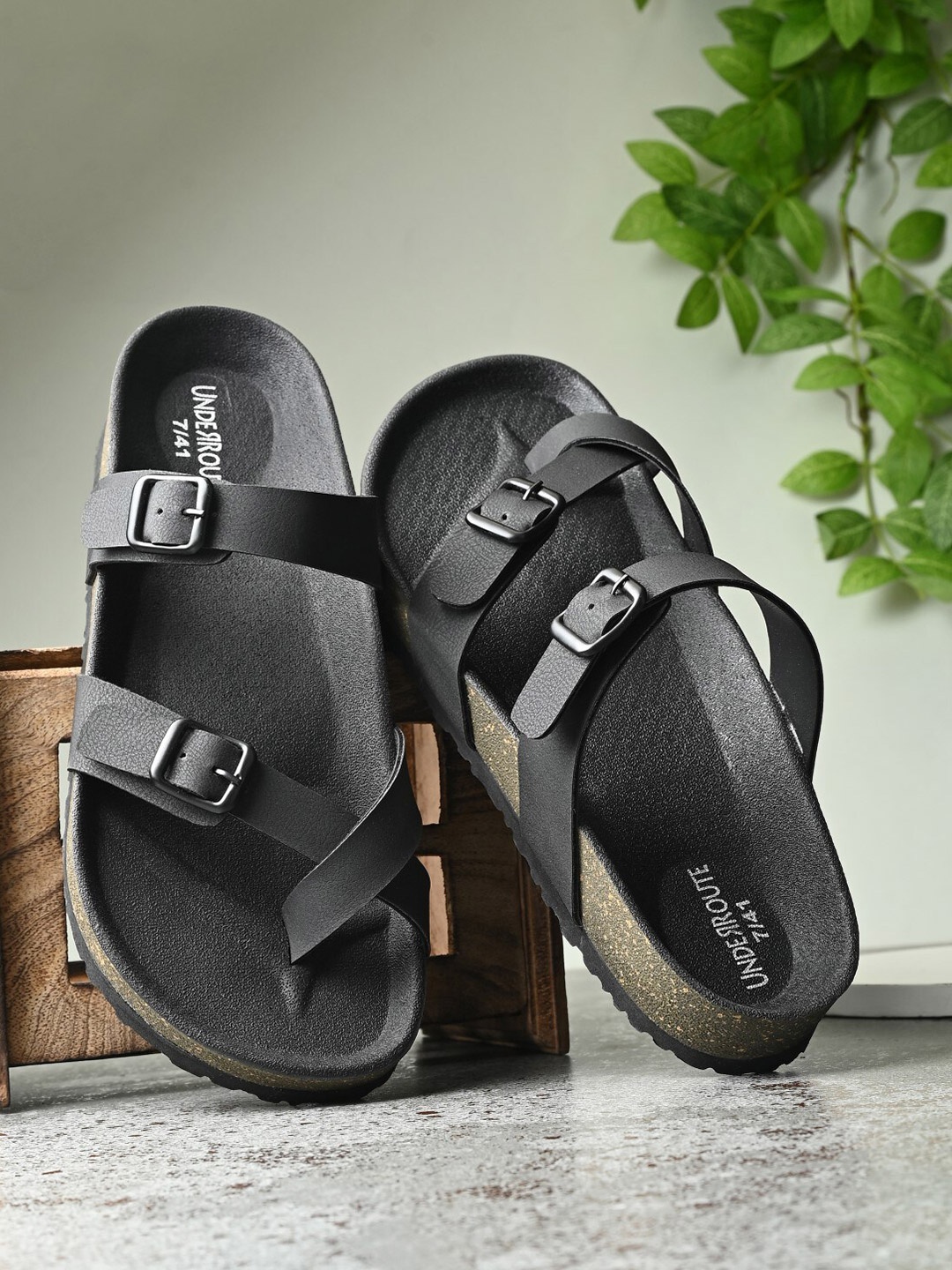 

UNDERROUTE Men Comfort Sandals, Black