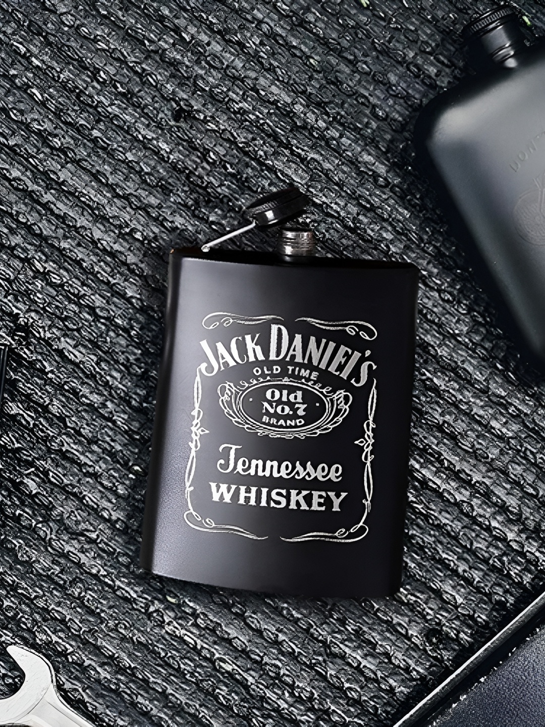 

THEDECORKART Stainless Steel 'JD' Hip Flask With Funnel & 2 Glasses, Black