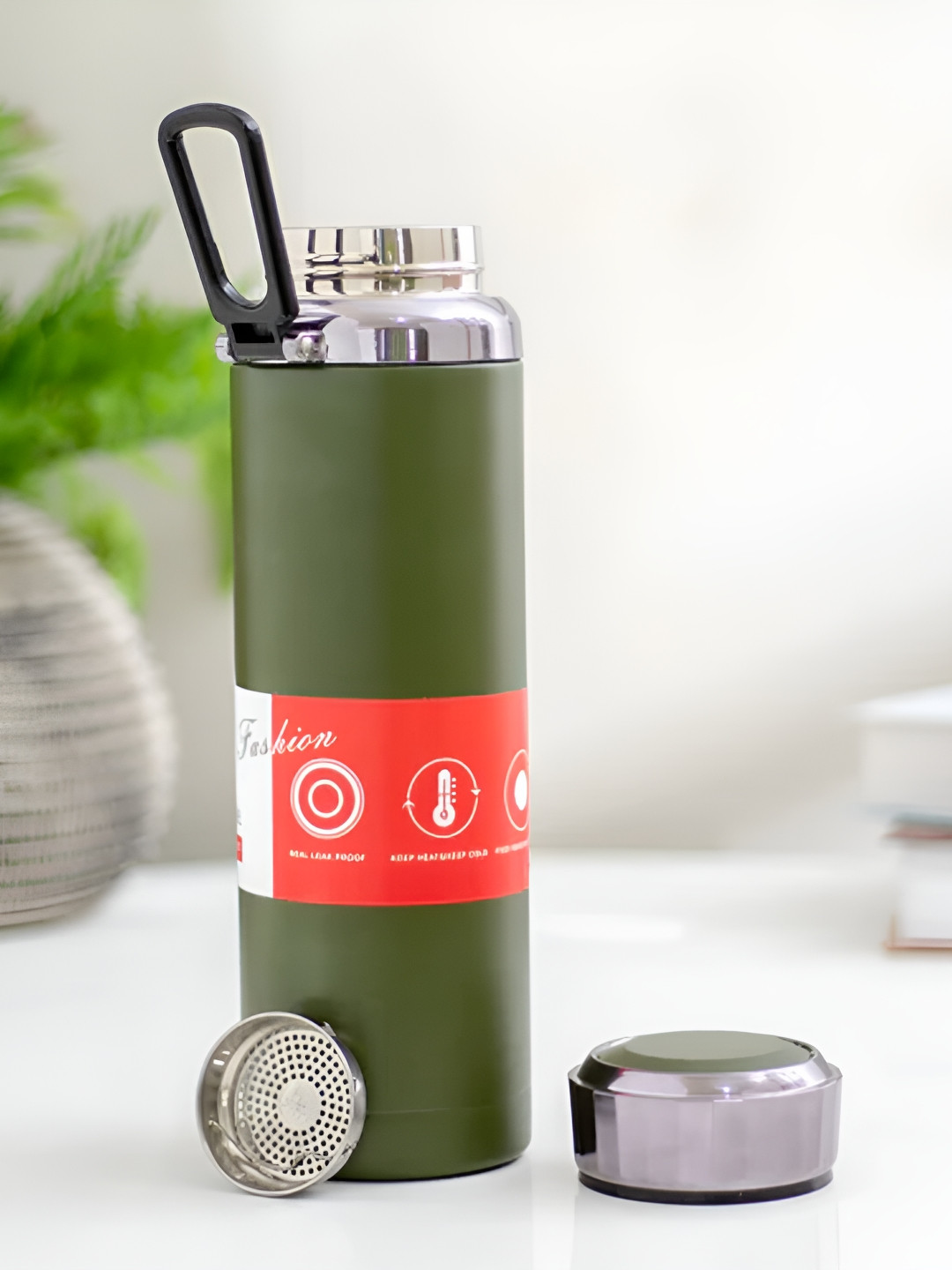 

THEDECORKART Green & Red Single Wall Vacuum Stainless Steel Water Bottle 1 L