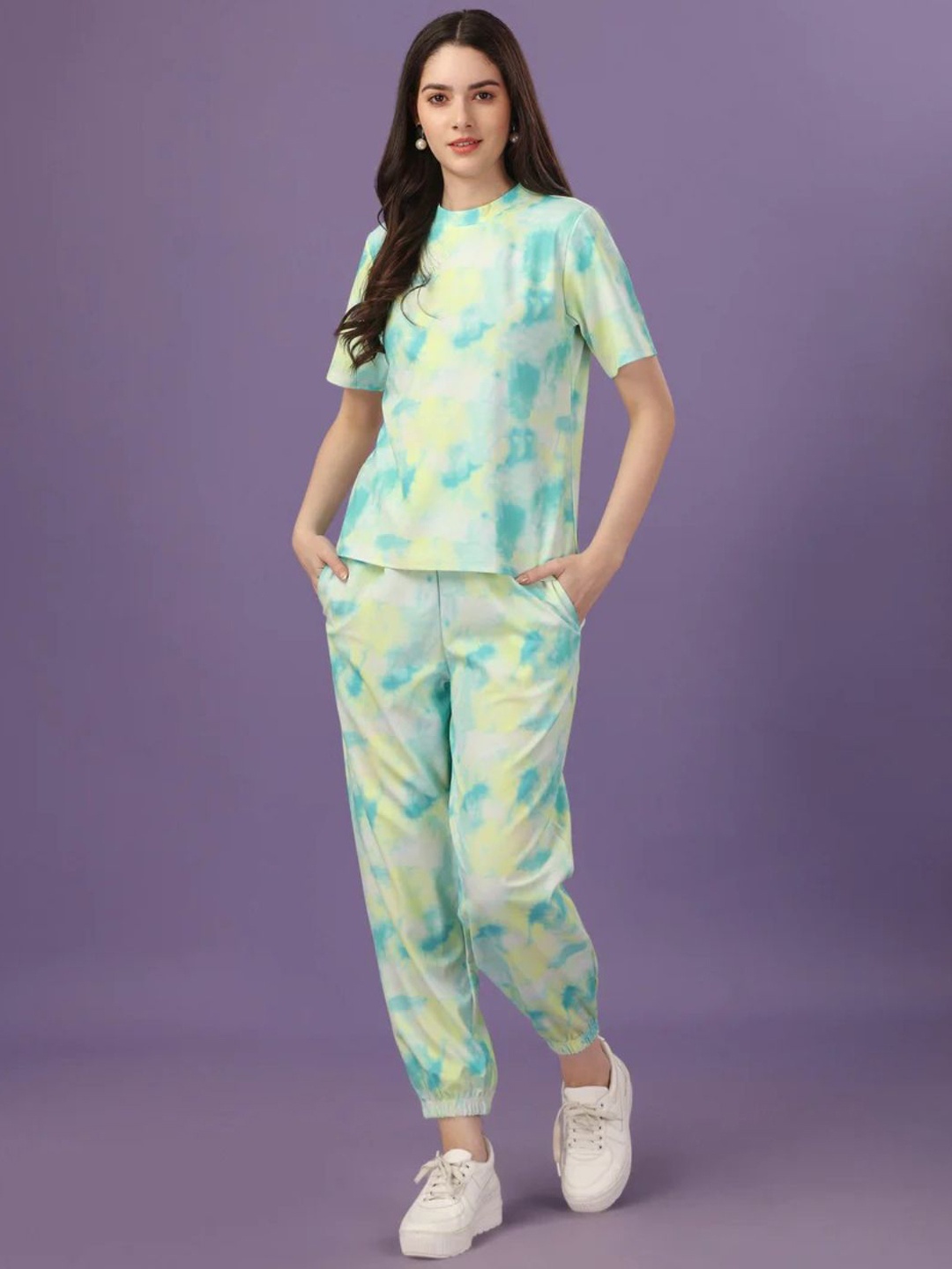 

BAESD Tie and Dye Round Neck T-Shirt & Joggers Co-Ords, Green