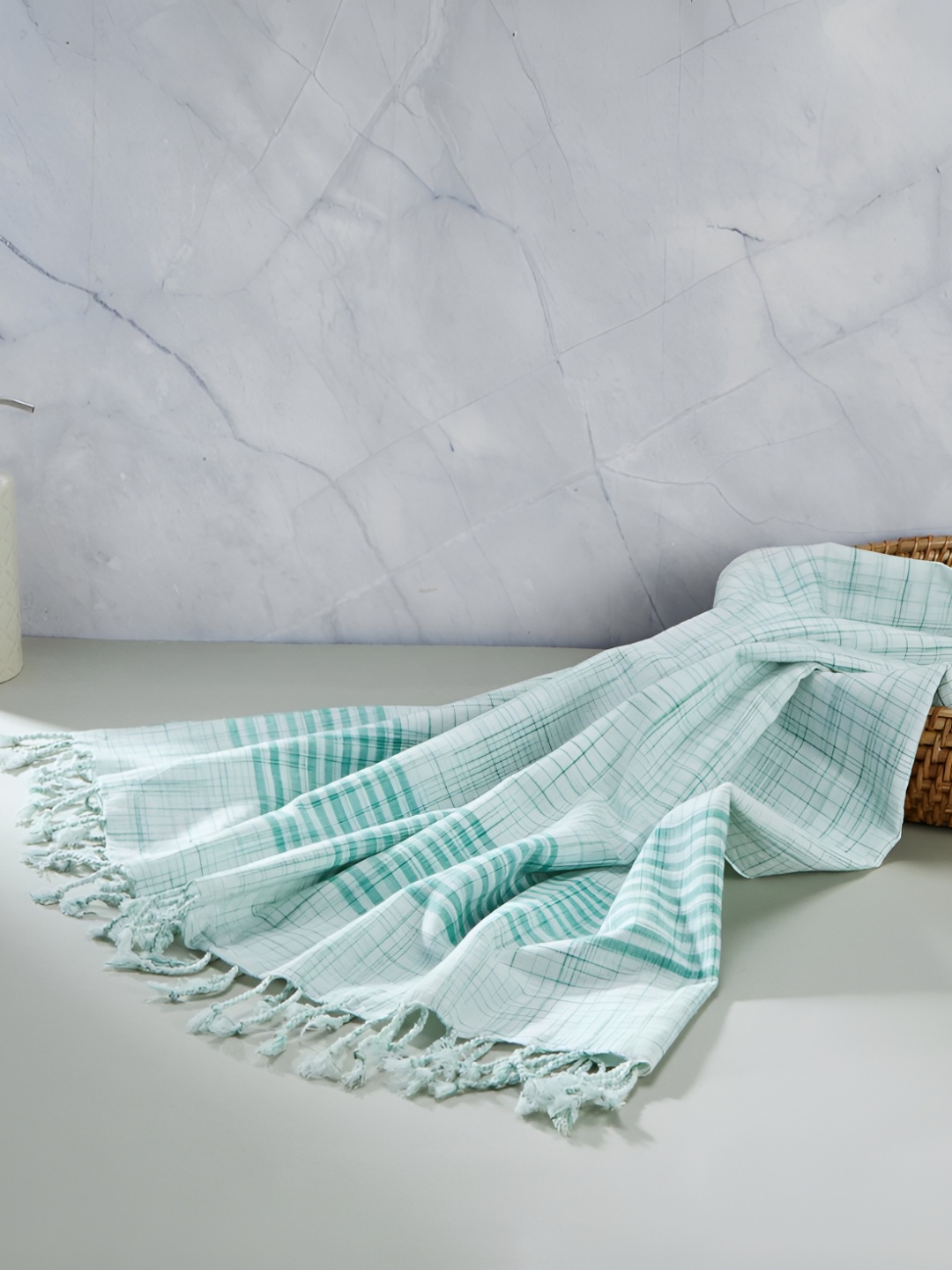

Fabindia Green & White Printed Cotton 125 GSM Bath Towel