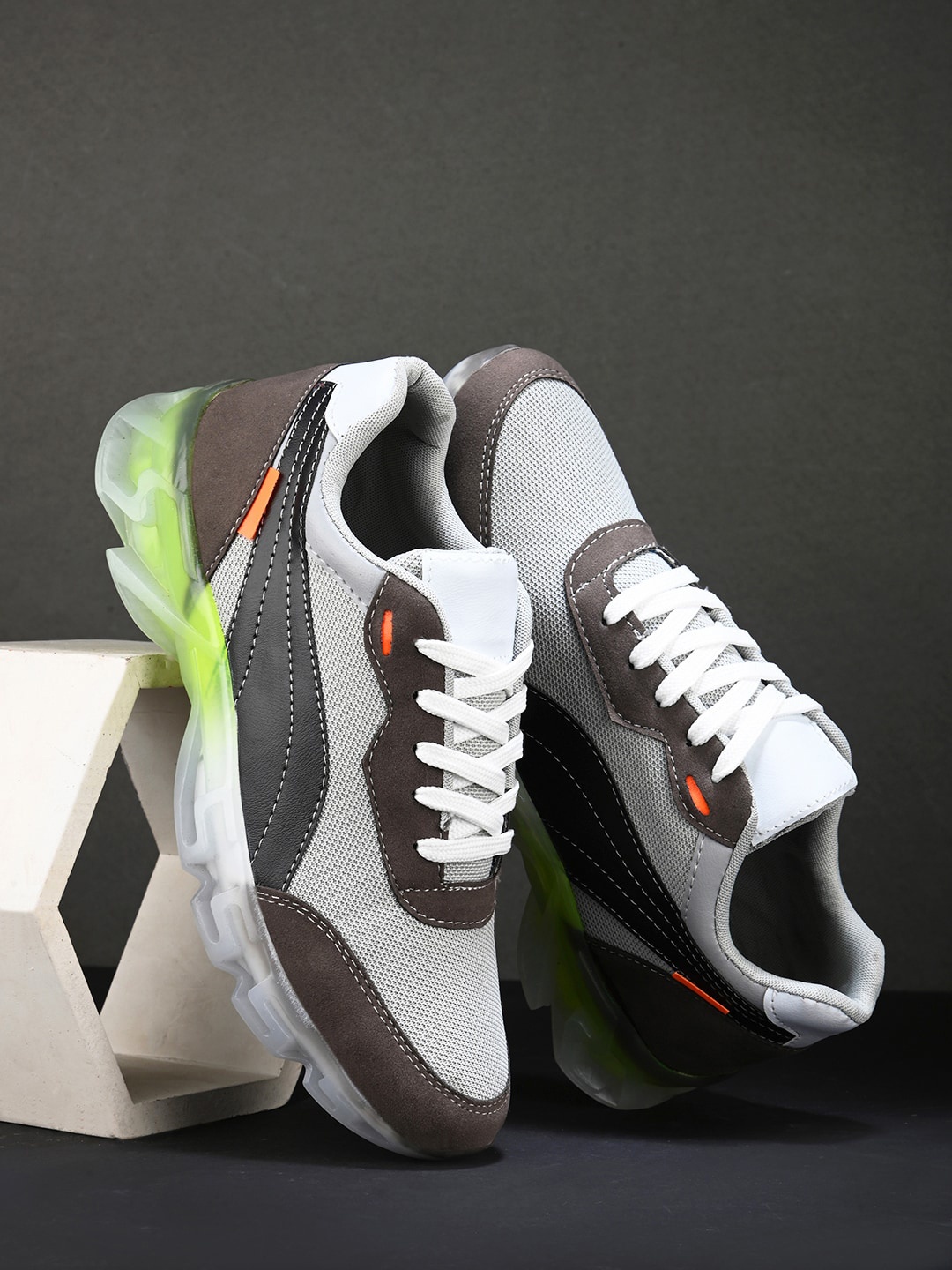 

HERE&NOW Men Colourblocked Sneakers, Grey