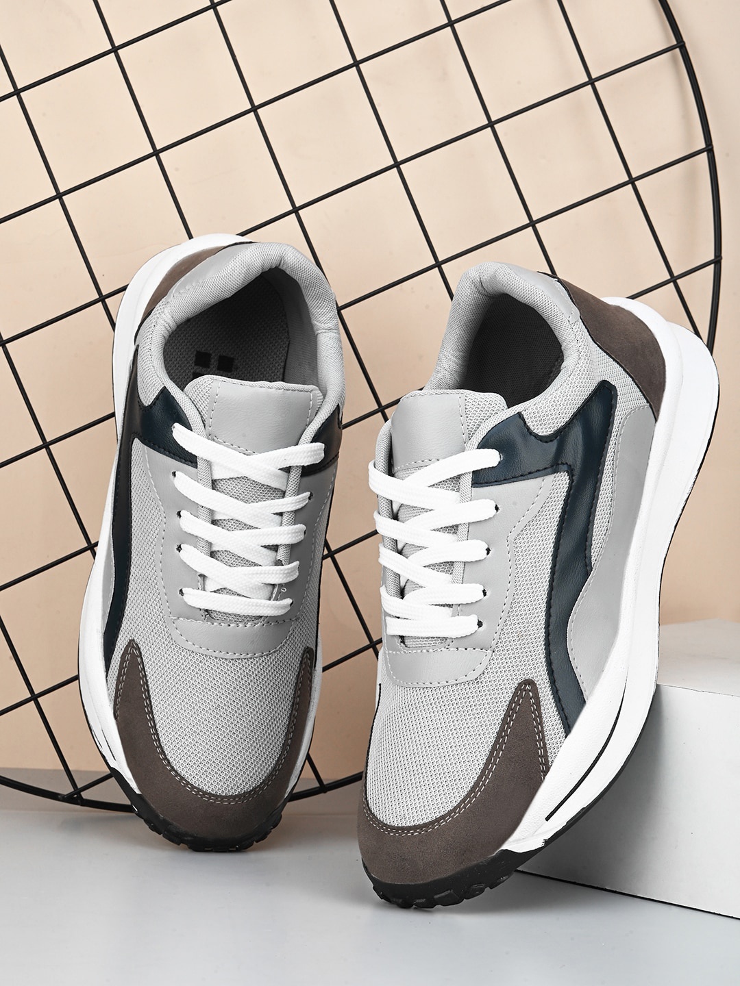 

HERE&NOW Men Grey Round Toe Memory Foam Lightweight Mesh Sneakers