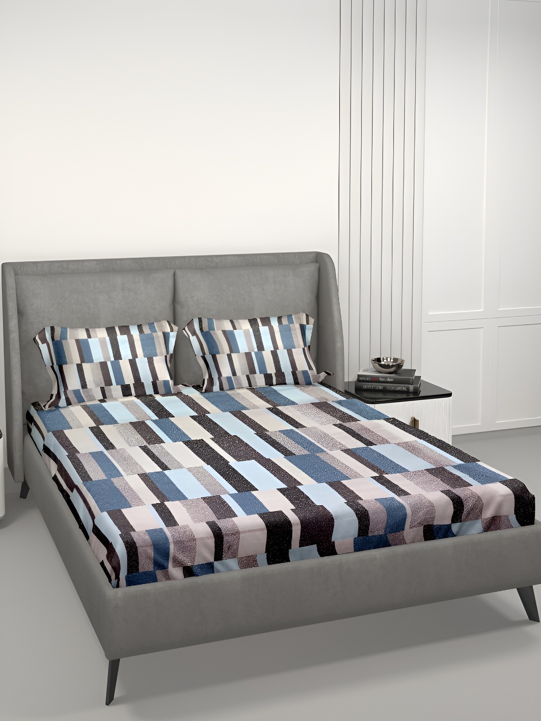

Aura EasyLiving Grey & Blue Geometric Cotton 180 TC King Bedsheet With 2 Pillow Covers