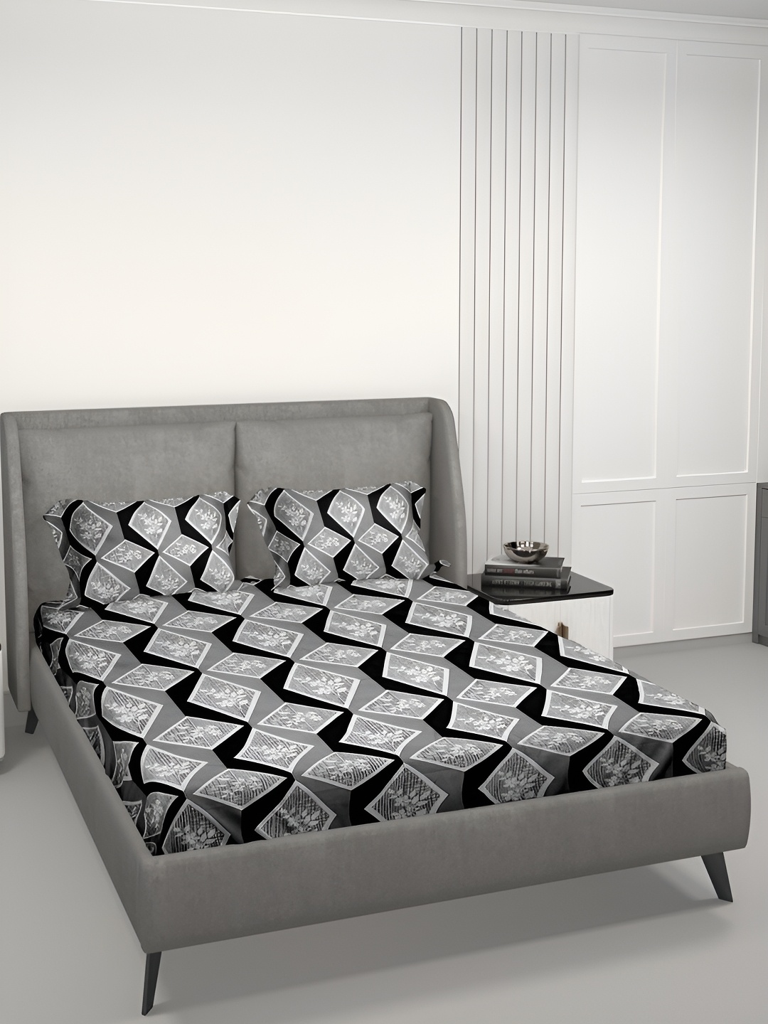 

Aura Retro Black & White Geometric Cotton 180 TC Queen Bedsheet With 2 Pillow Covers