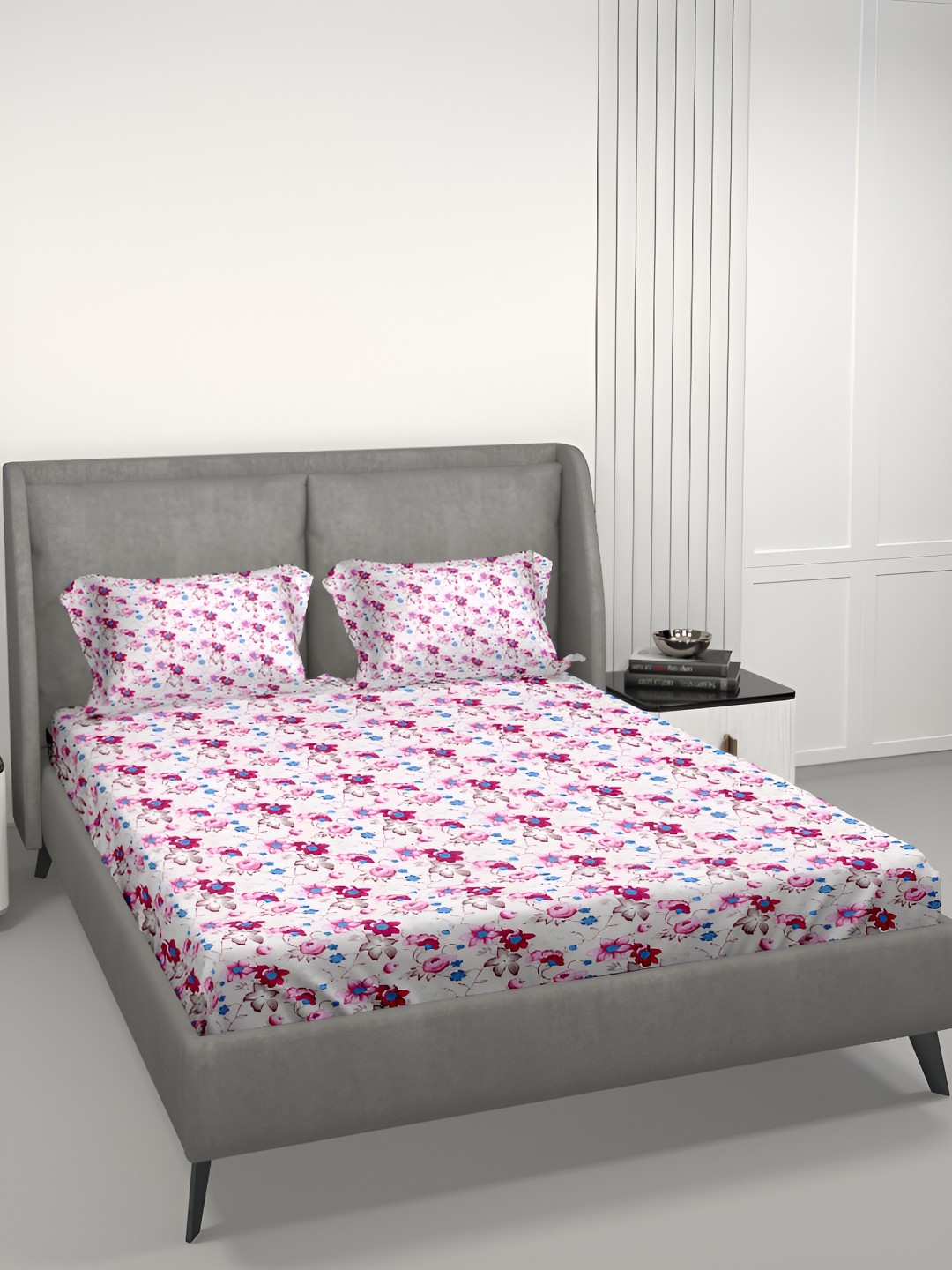 

Aura EasyLiving Pink & White Floral Cotton 180 TC King Bedsheet With 2 Pillow Covers