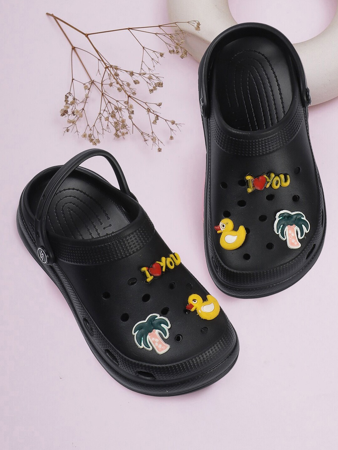 

The Roadster Lifestyle Co. Women Printed Clogs, Black