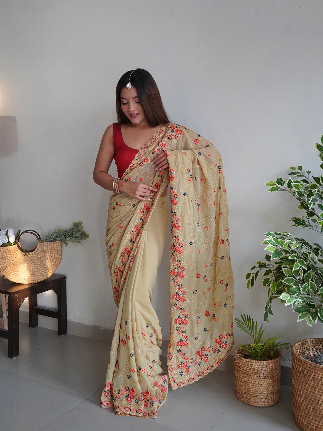 

DEVATITHI Floral Embroidered Poly Georgette Saree, Beige