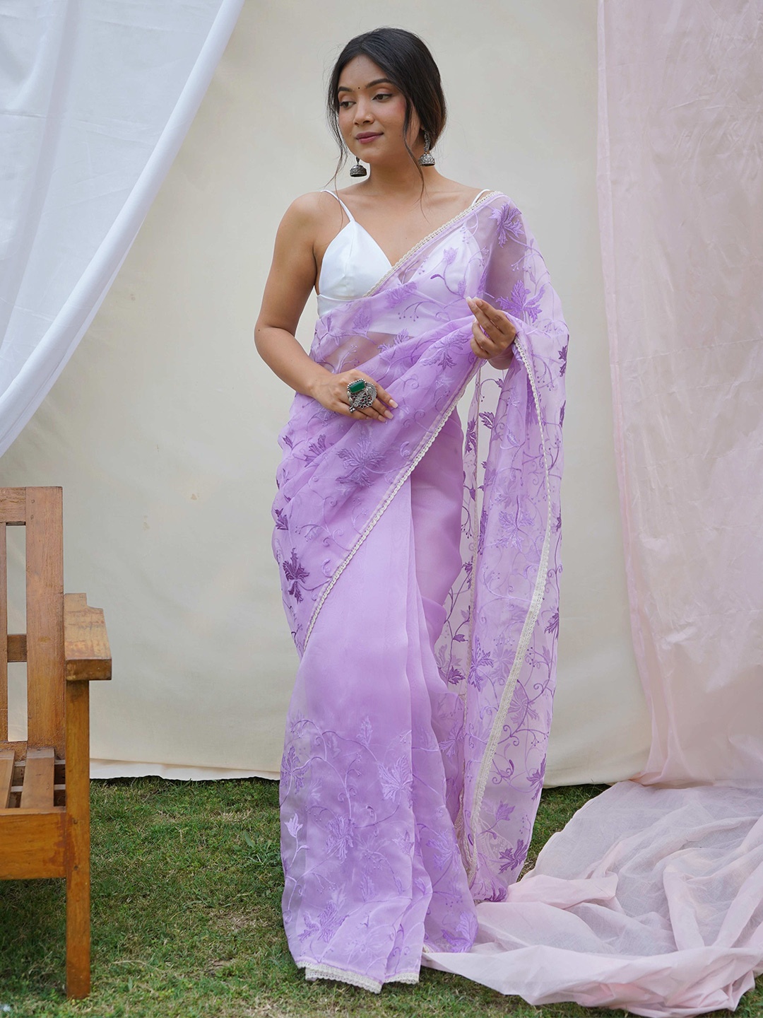 

DEVATITHI Ethnic Motifs Embroidered Organza Saree, Lavender