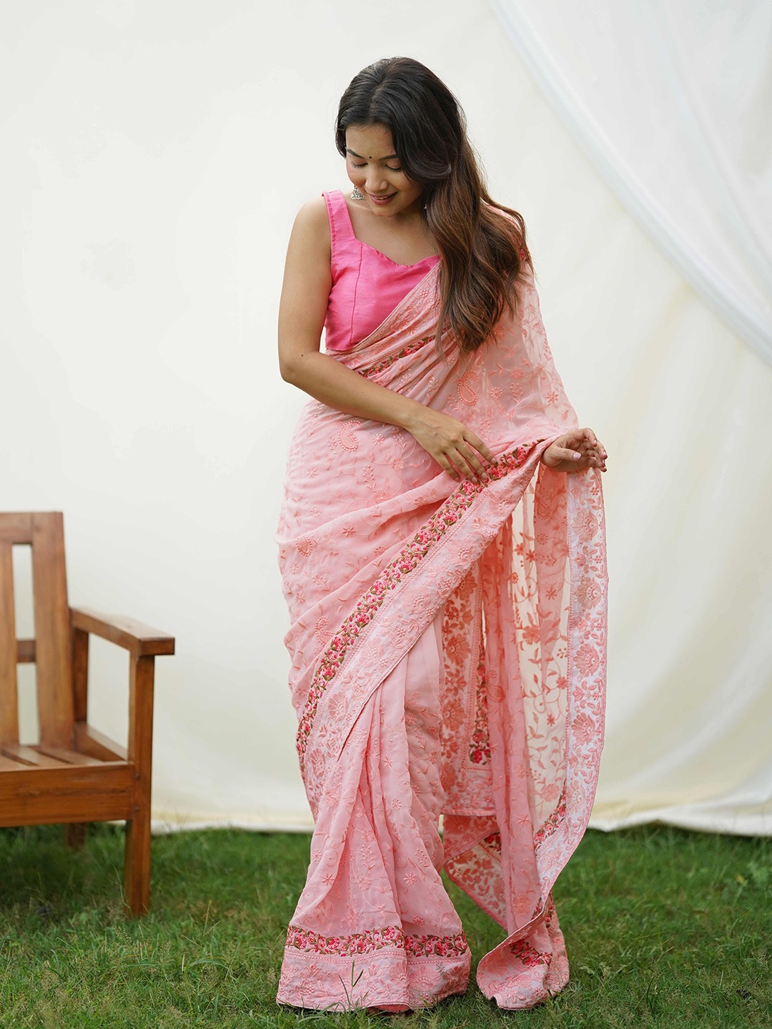 

DEVATITHI Floral Embroidered Poly Georgette Saree, Peach