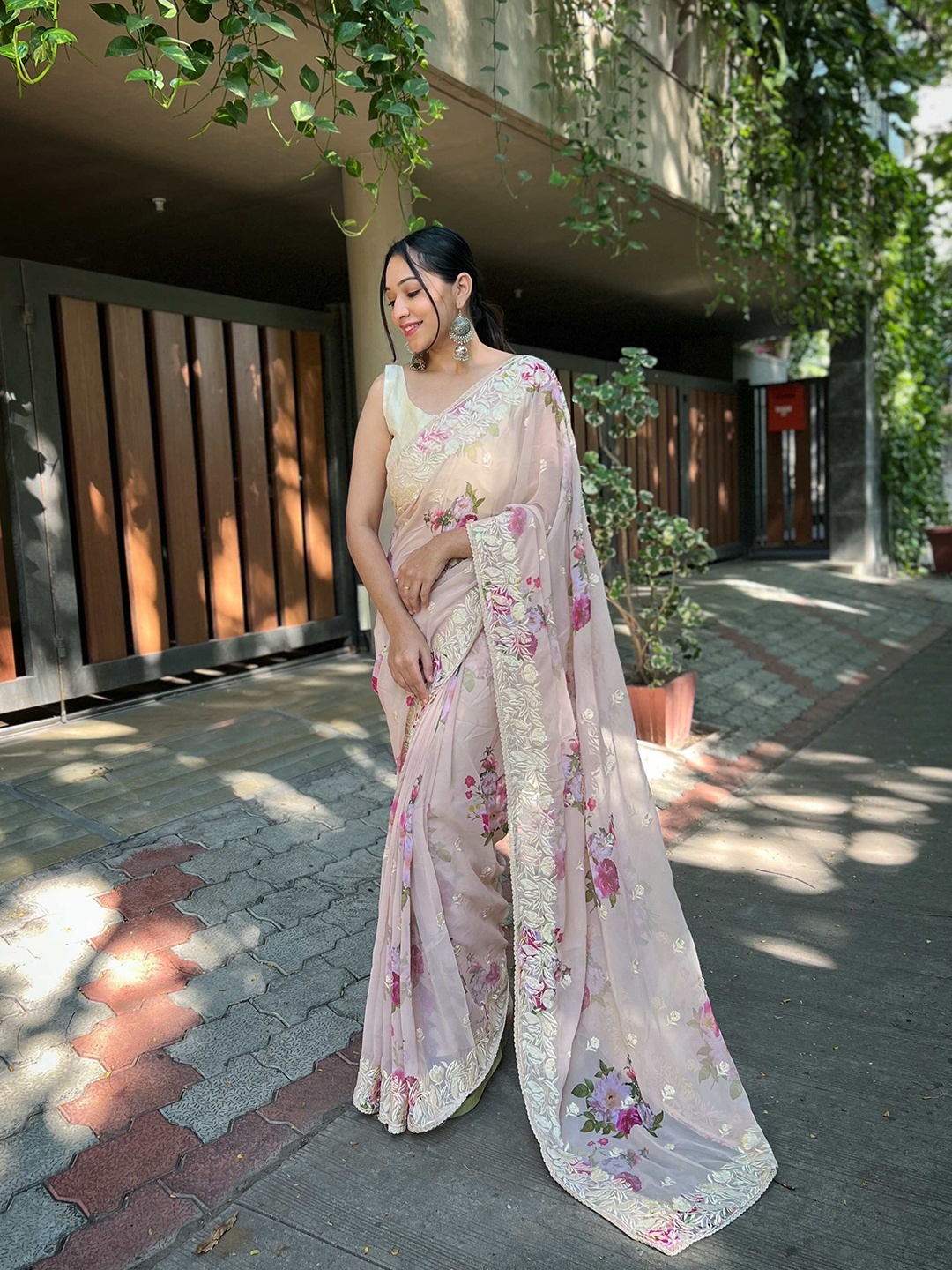 

DEVATITHI Floral Embroidered Poly Georgette Saree, Beige
