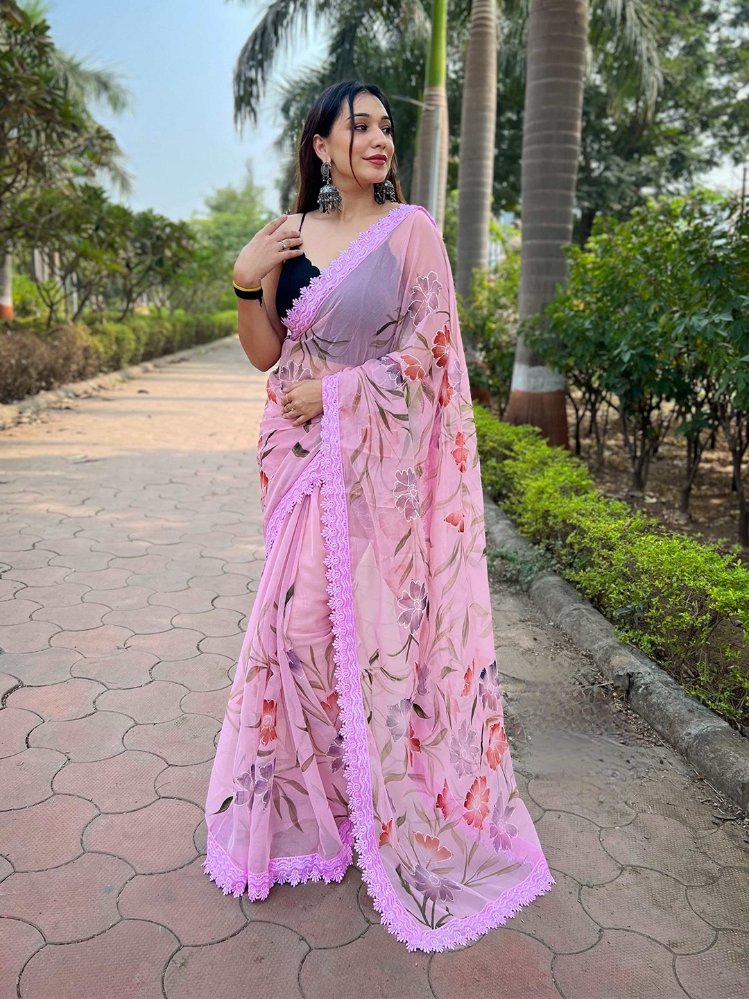 

DEVATITHI Floral Embroidered Silk Blend Saree, Pink