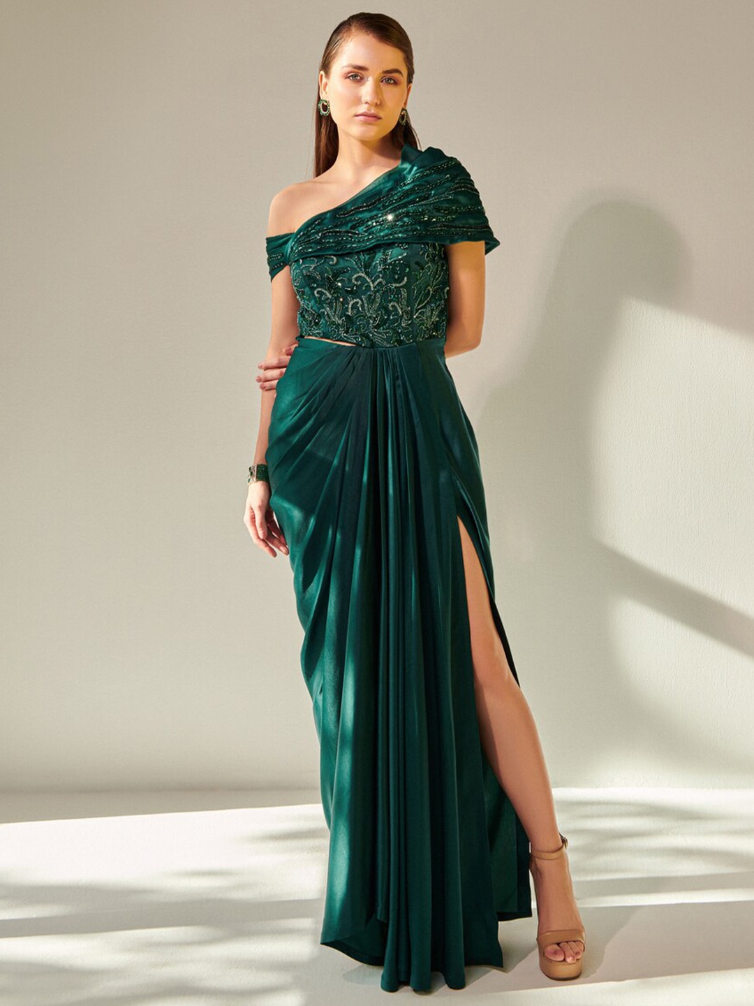 

ONE KNOT ONE Off-Shoulder Cut-Out Satin Maxi Gown Dress, Green