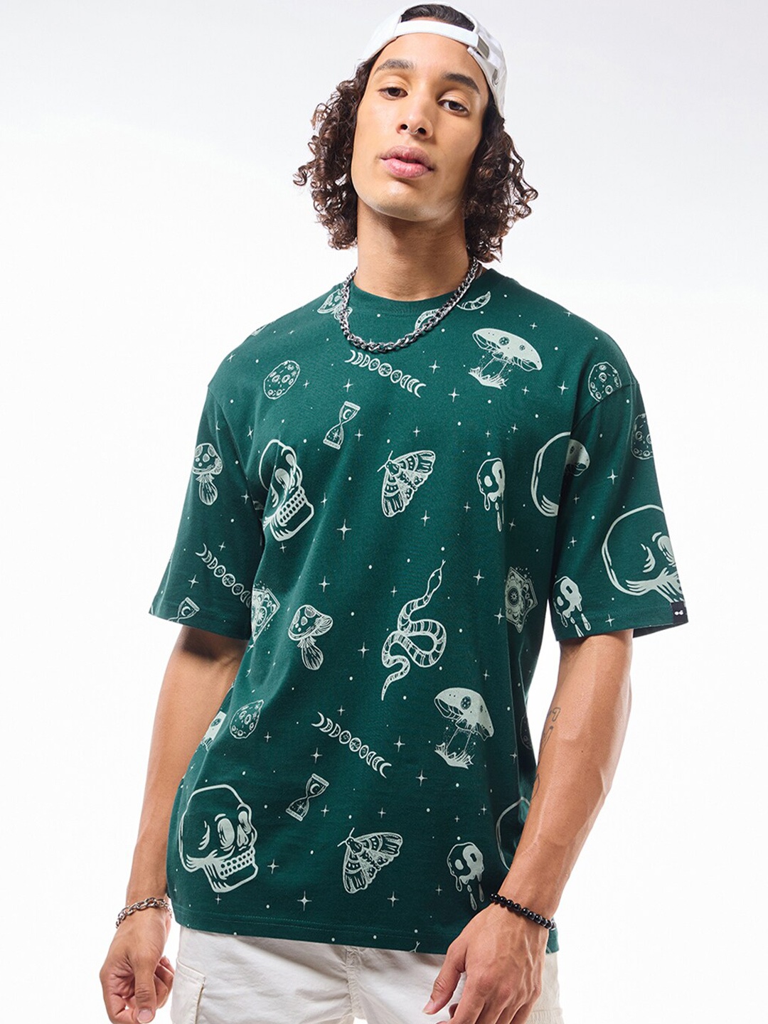

Bewakoof Graphic Printed Drop Shoulder Sleeves Pure Cotton Oversized T-shirt, Green