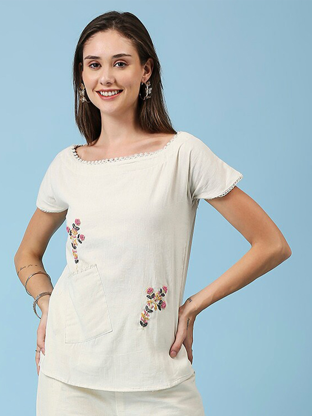 

YOELLA Embroidered Boat Neck Short Sleeves Top, Off white