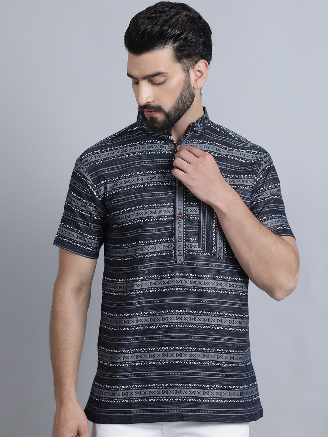 

Aarsha Geometric Woven Design Mandarin Collar Cotton Straight Kurta, Black