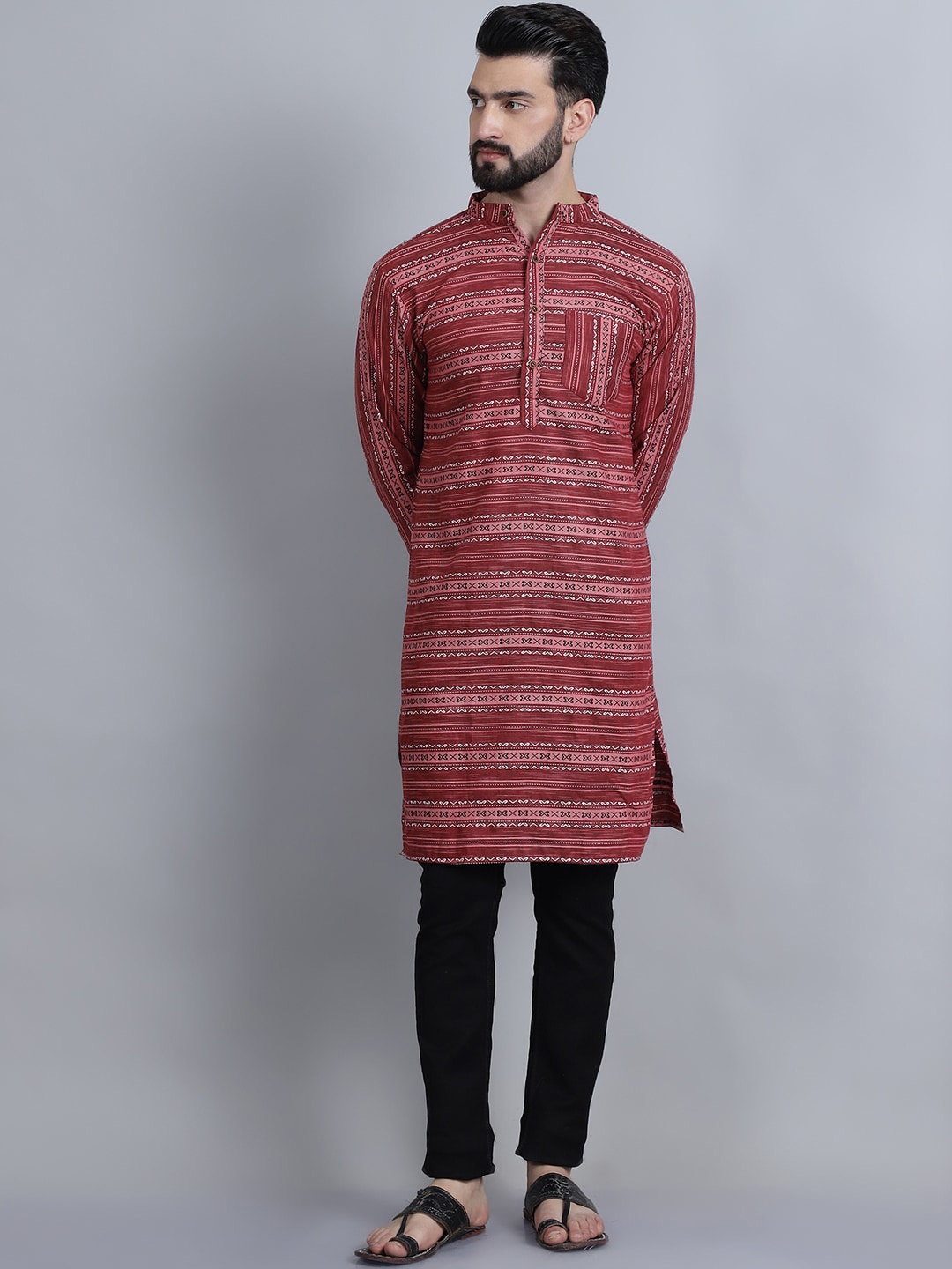 

Aarsha Geometric Woven Design Mandarin Collar Pure Cotton Straight Kurta, Maroon