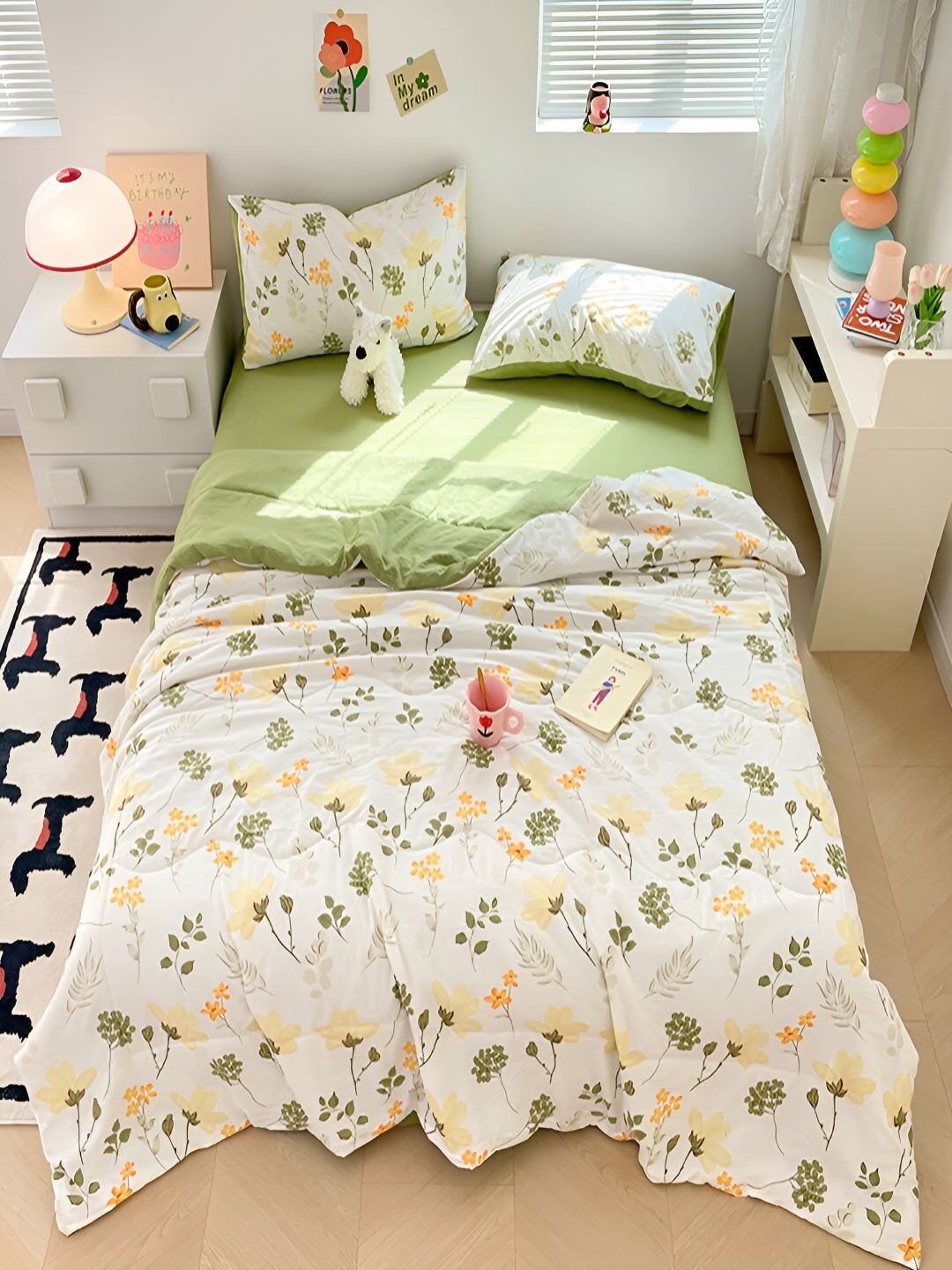 

JC HOME Green & White Floral AC Room Double King Bedding Set