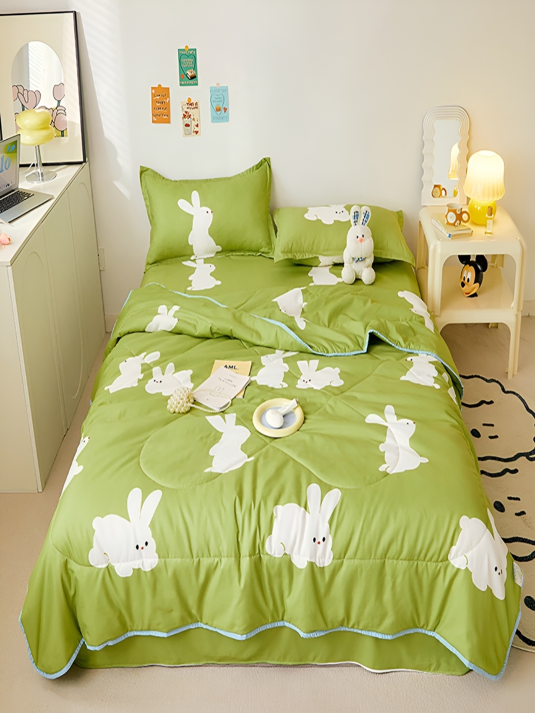 

JC HOME Green & White Cartoon Characters Double King Bedding Set