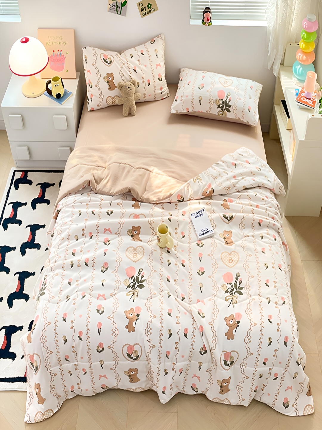 

JC HOME Khaki & White Floral Printed Double King Bedding Set