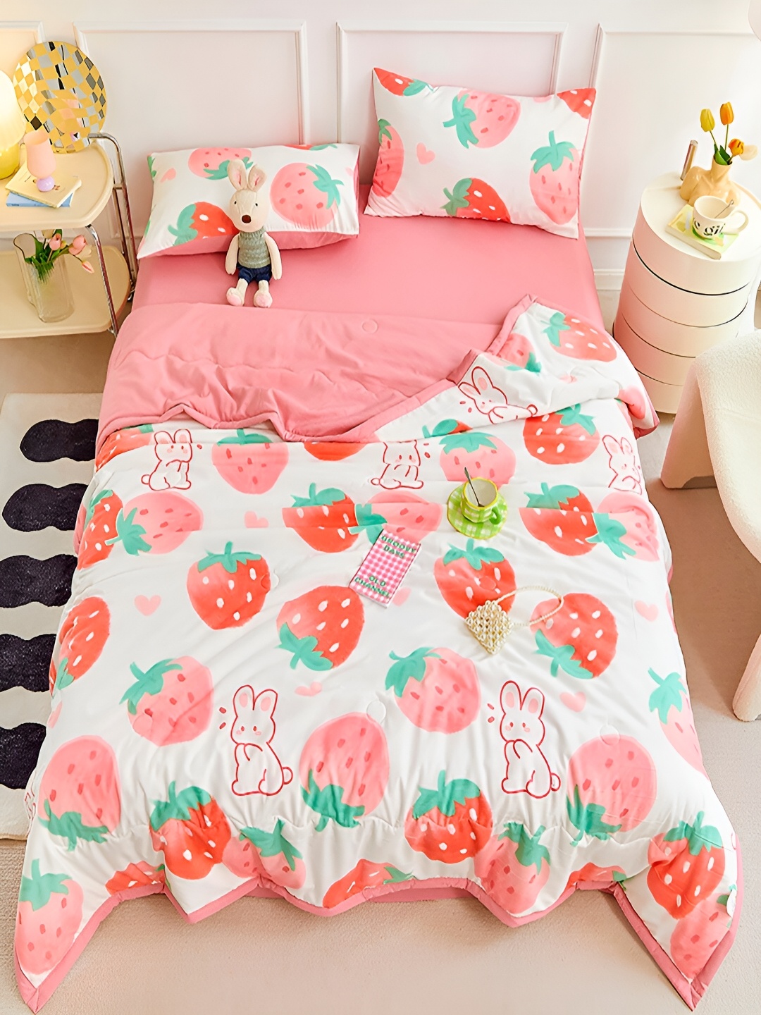 

JC HOME Pink & White Cartoon Characters AC Room Double Queen Bedding Set