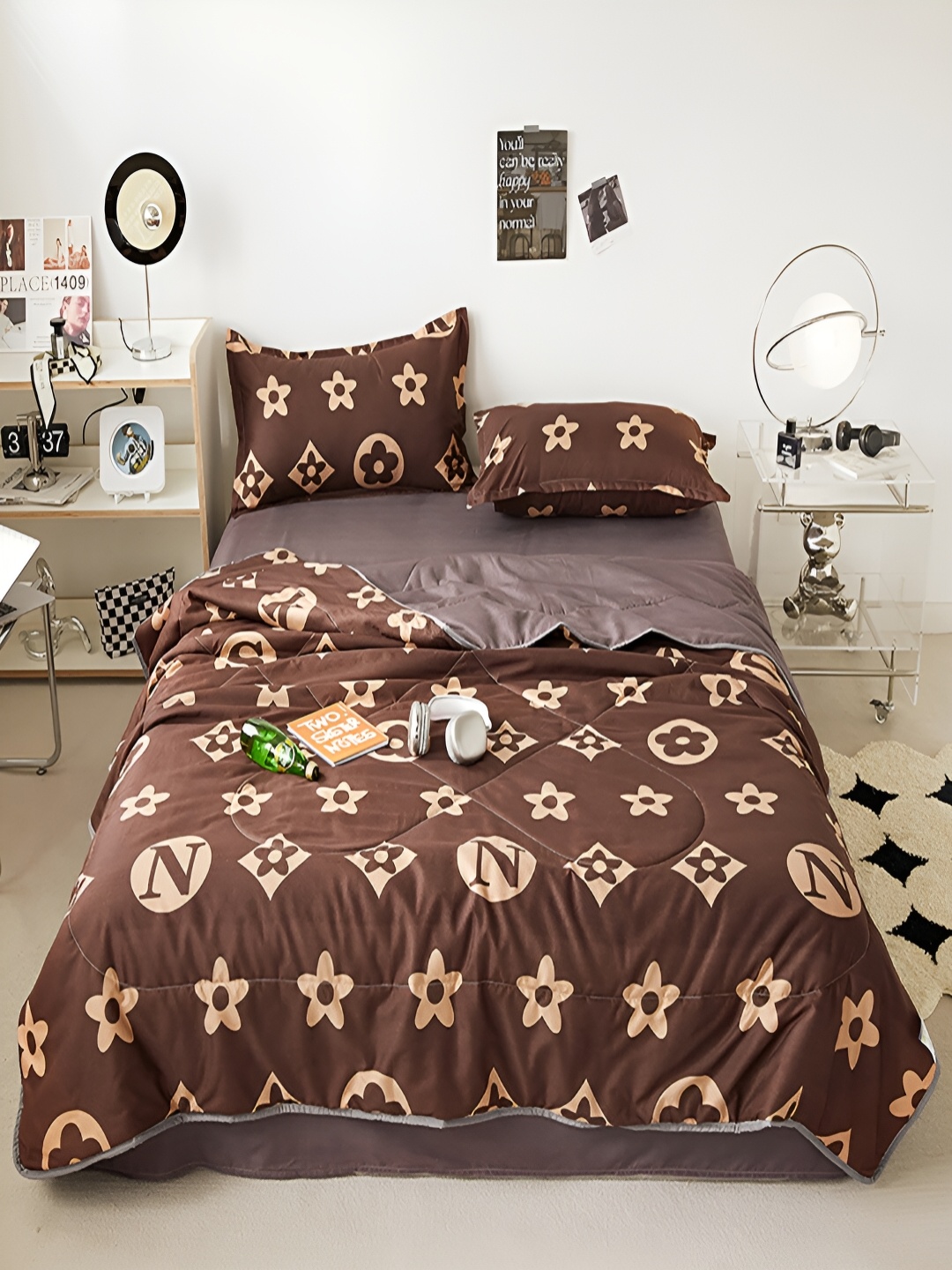 

JC HOME Grey & Brown 4 Pieces Printed Double Queen Regular Bedding Set