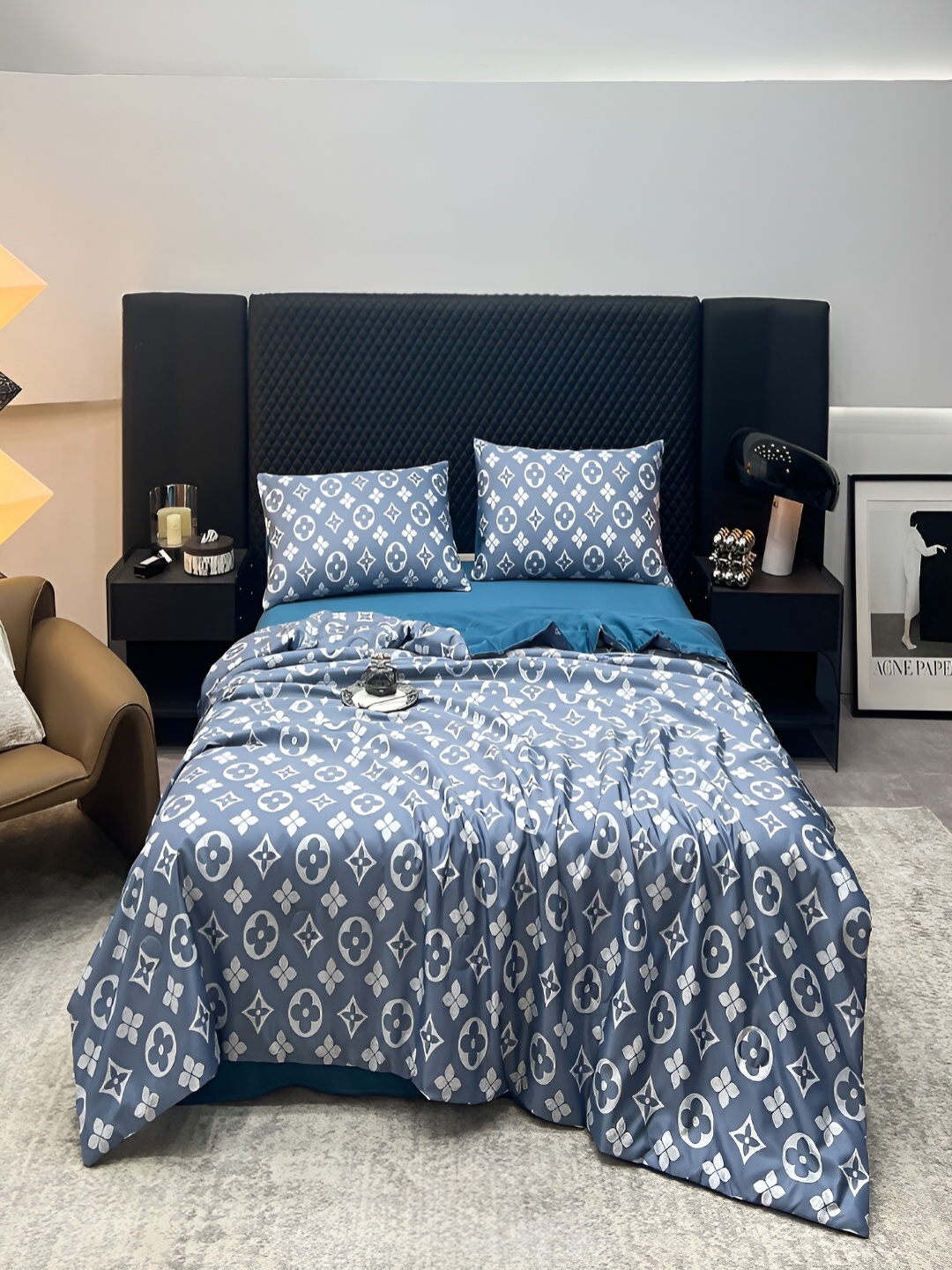 

JC HOME Blue & White Ethnic Motifs AC Room Double King Bedding Set