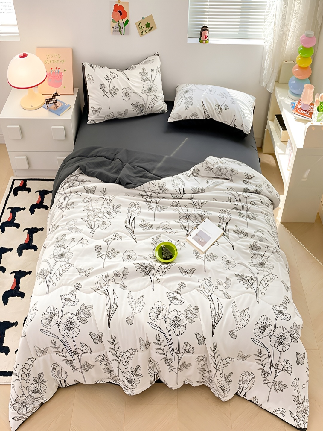 

JC HOME Grey & White Floral Printed Double Queen Bedding Set
